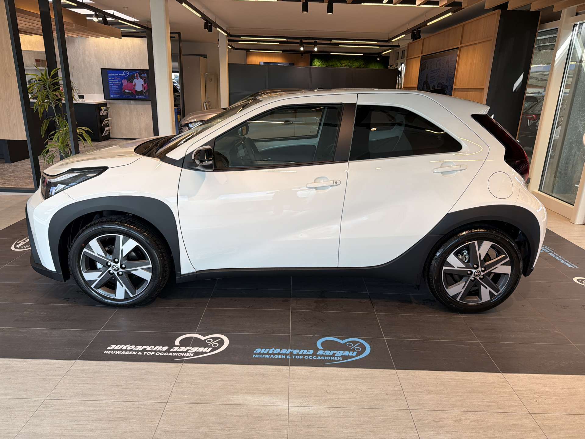 TOYOTA Aygo X 1.5 Comfort NEUES MODELL e-CVT Automat-image-13