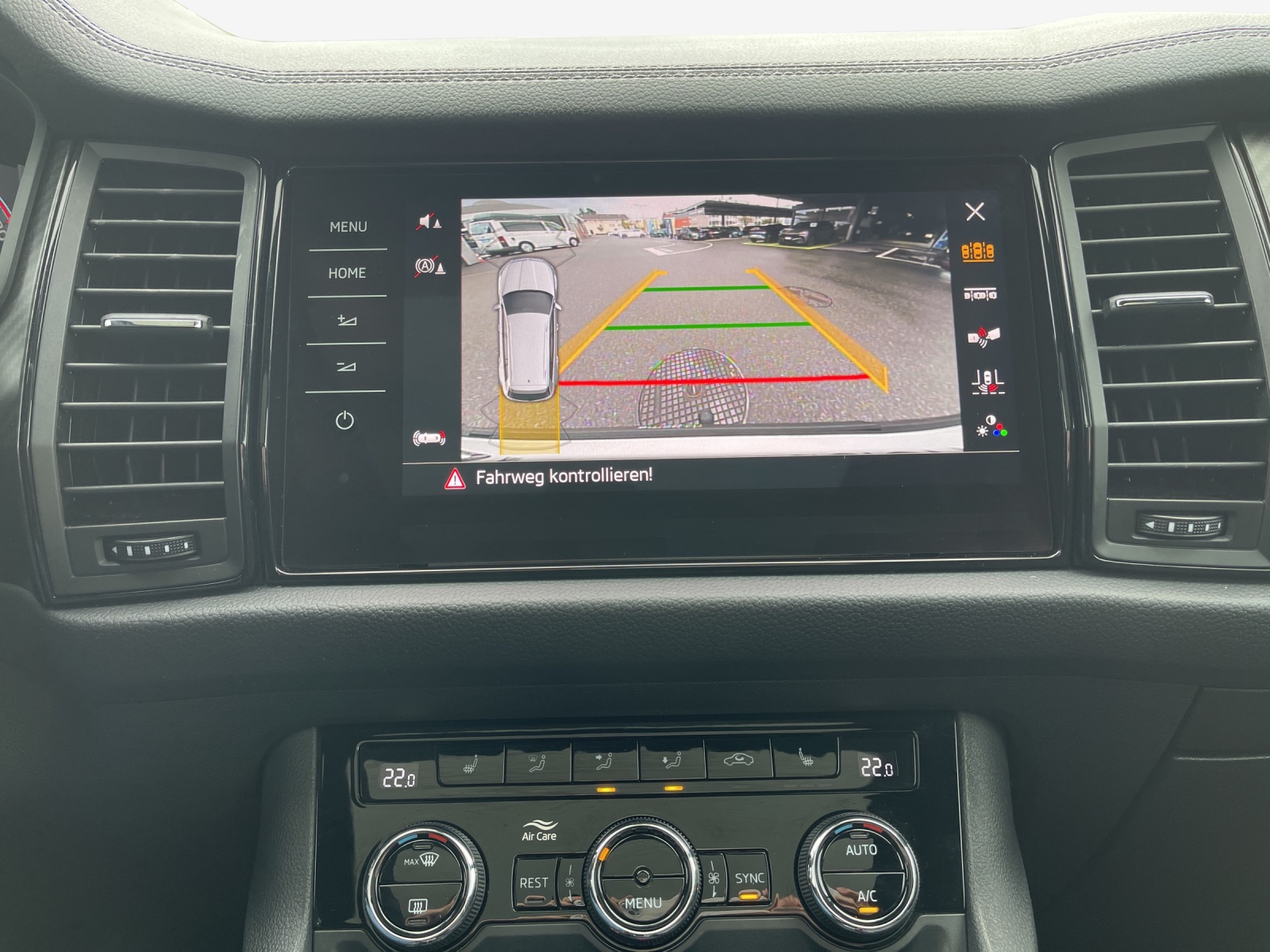 SKODA Kodiaq 2.0 TDI CR SportLine 4x4 DSG-image-15