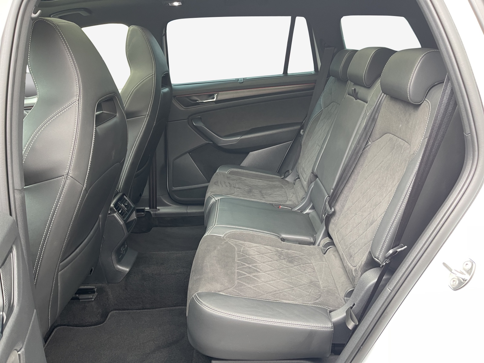 SKODA Kodiaq 2.0 TDI CR SportLine 4x4 DSG-image-11