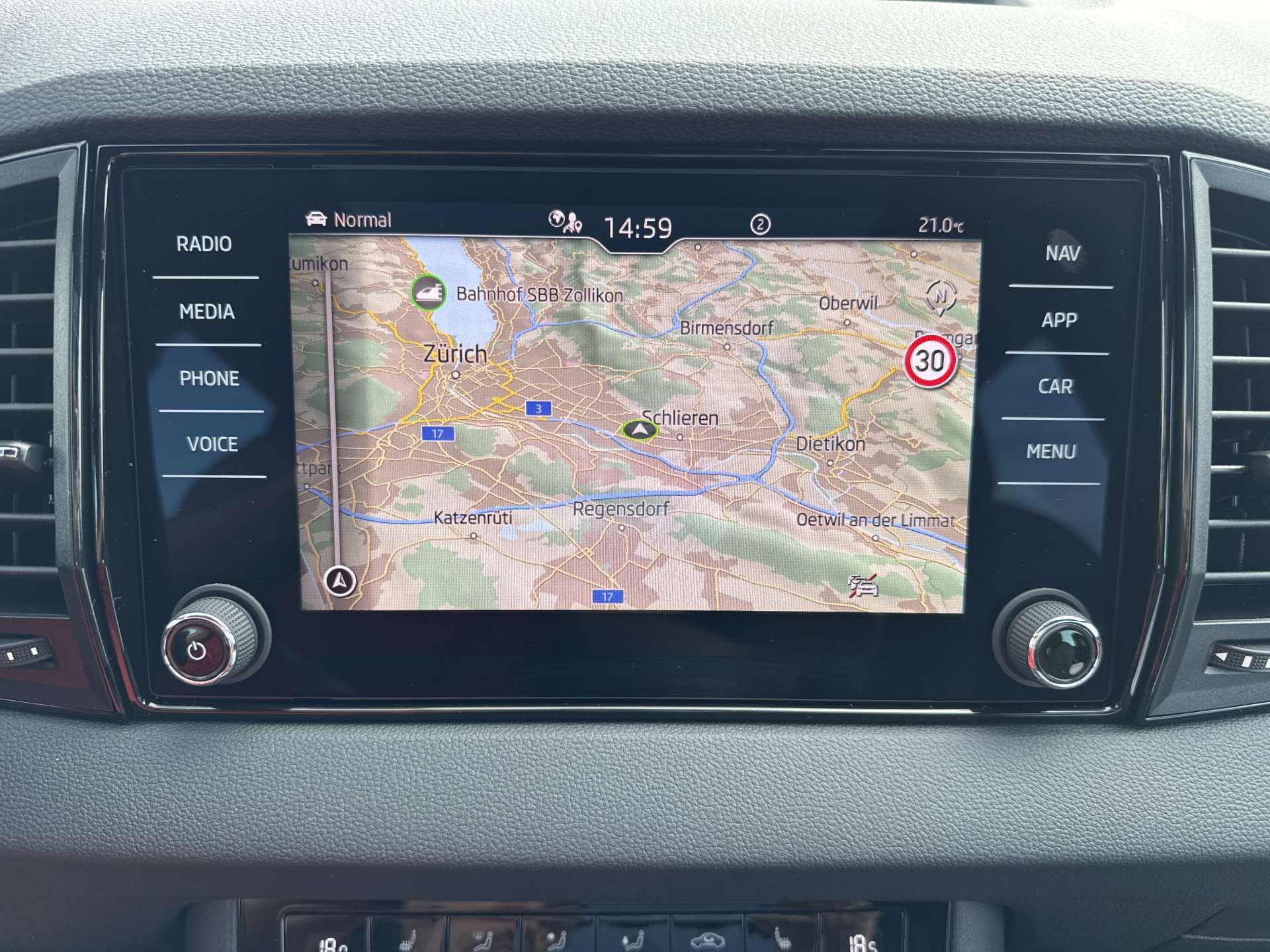SKODA Karoq 2.0 TSi SportLine 4x4 DSG-Automat-showroom-element-1