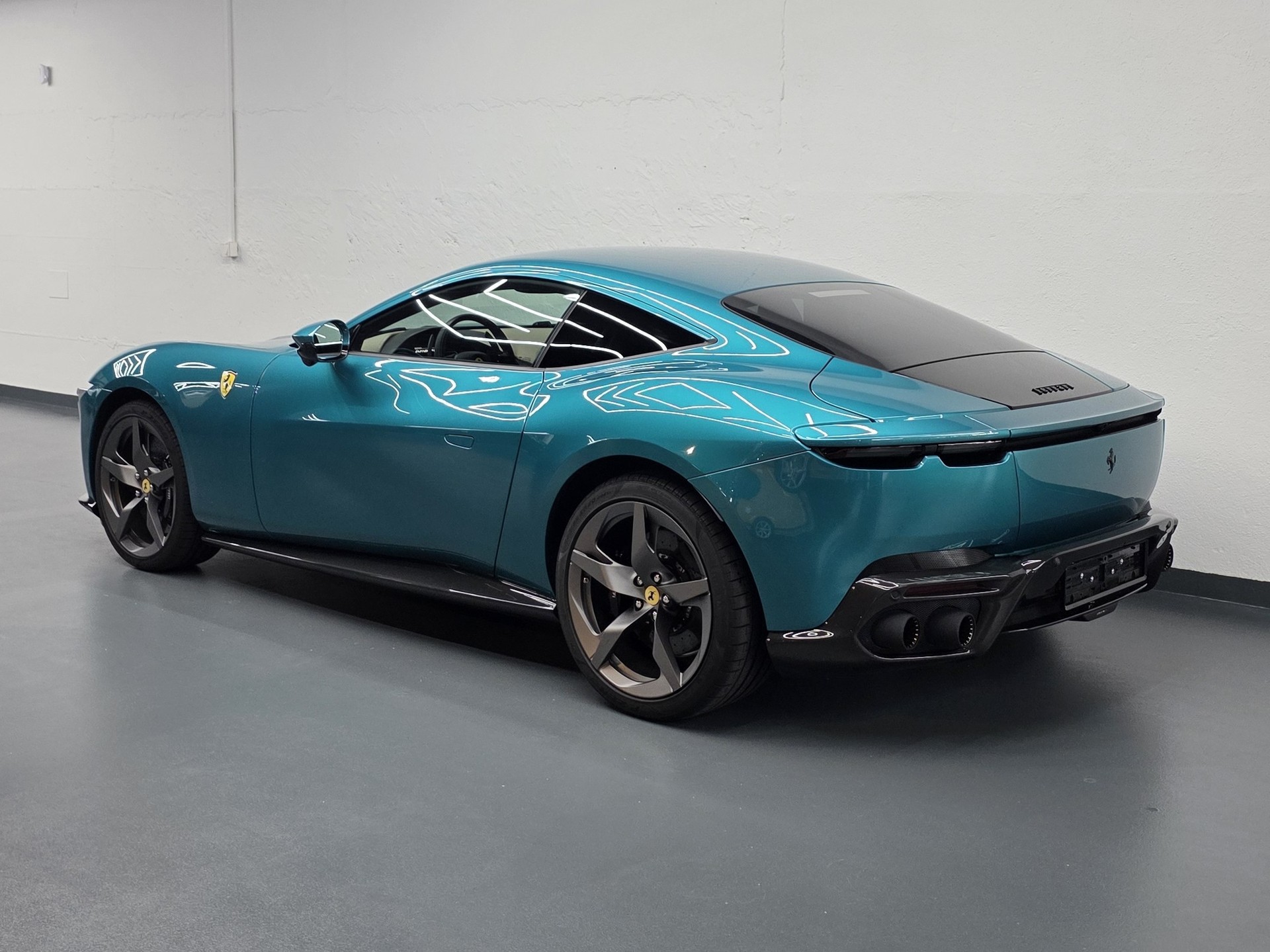 FERRARI Amalfi 3.9 Biturbo-image-6