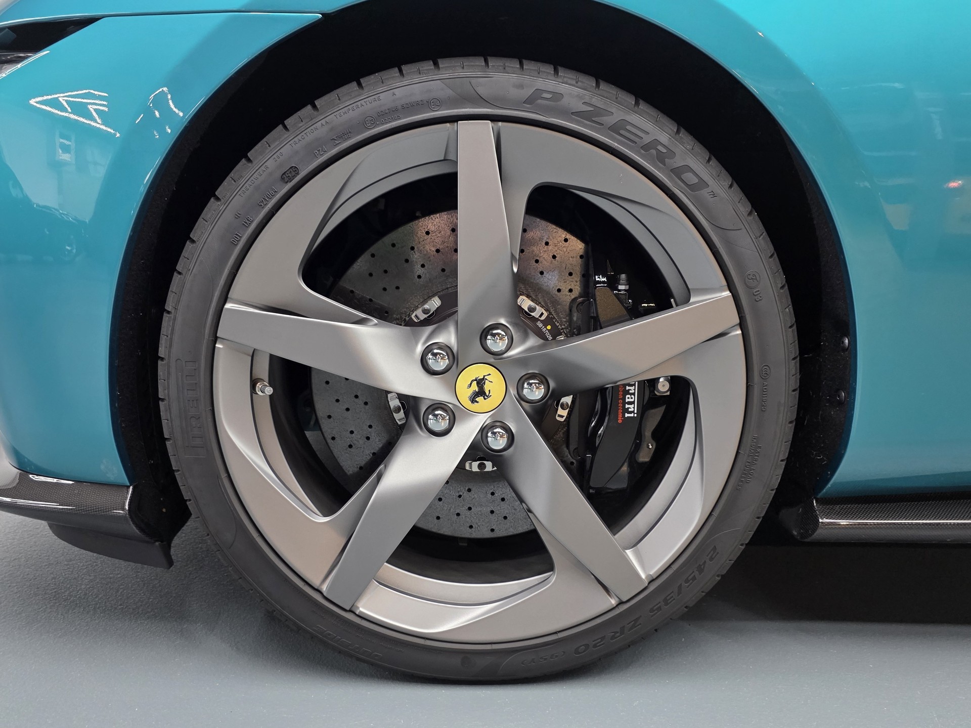 FERRARI Amalfi 3.9 Biturbo-image-8