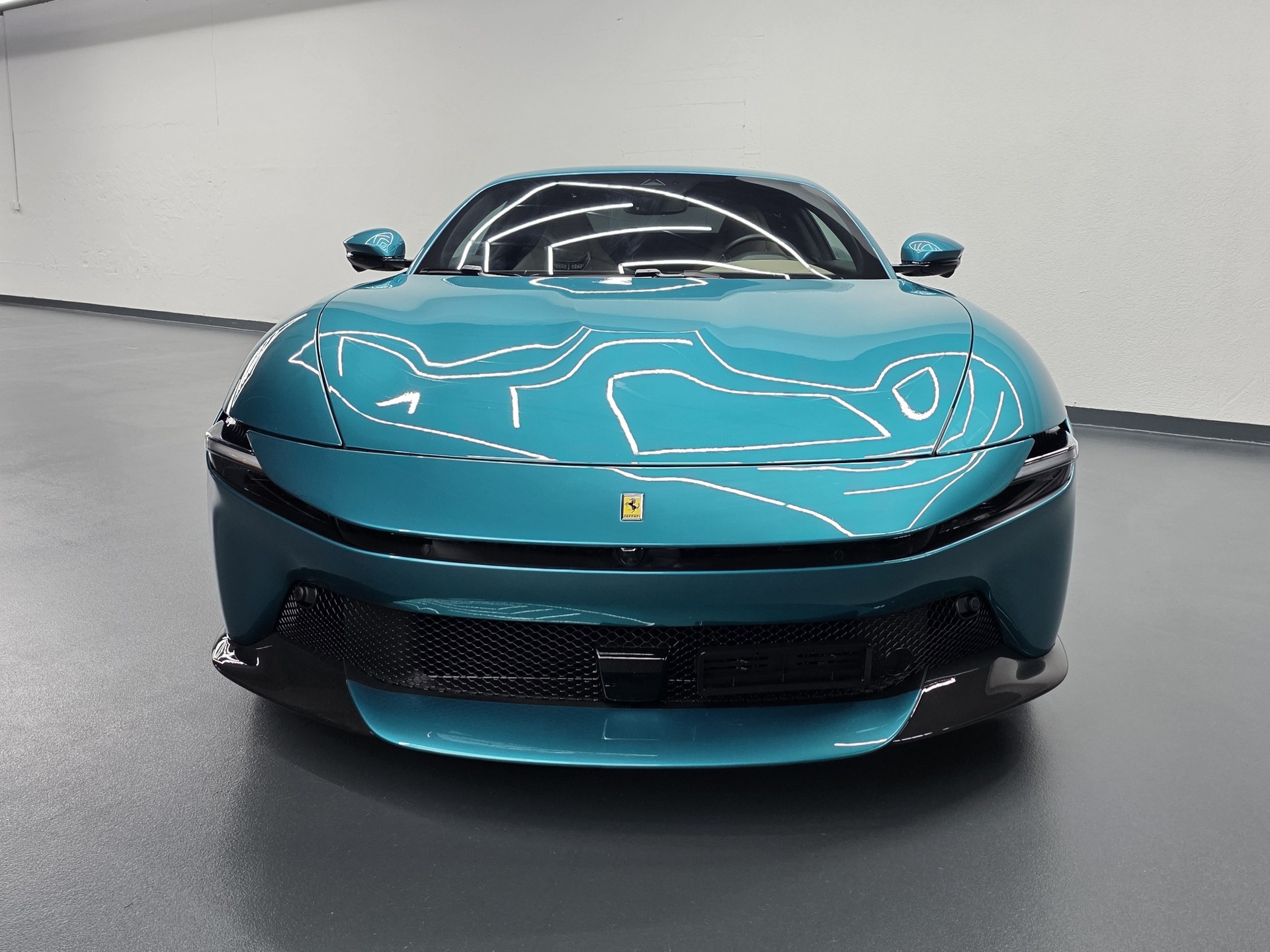FERRARI Amalfi 3.9 Biturbo-image-3
