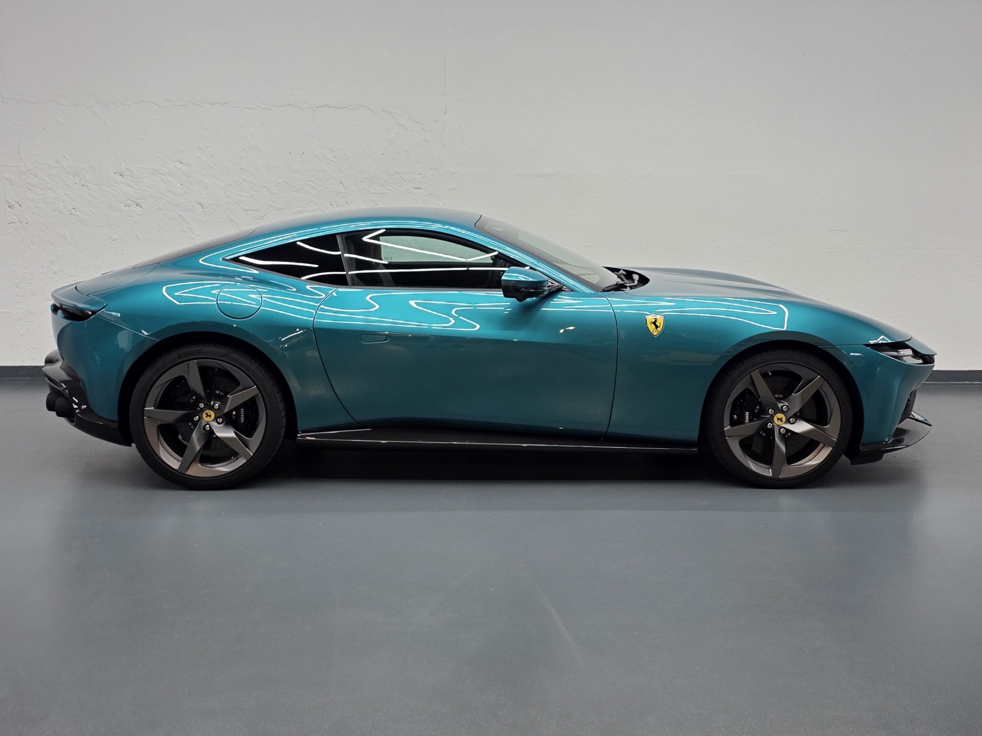 FERRARI Amalfi 3.9 Biturbo-image-0