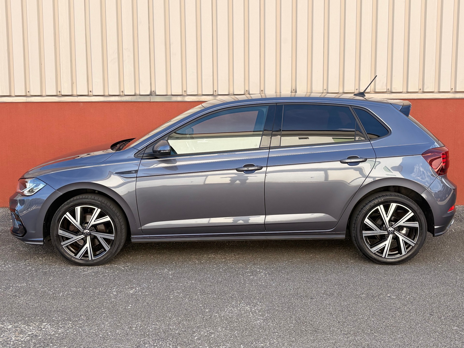 VW Polo 1.0 TSI R-Line DSG-image-2