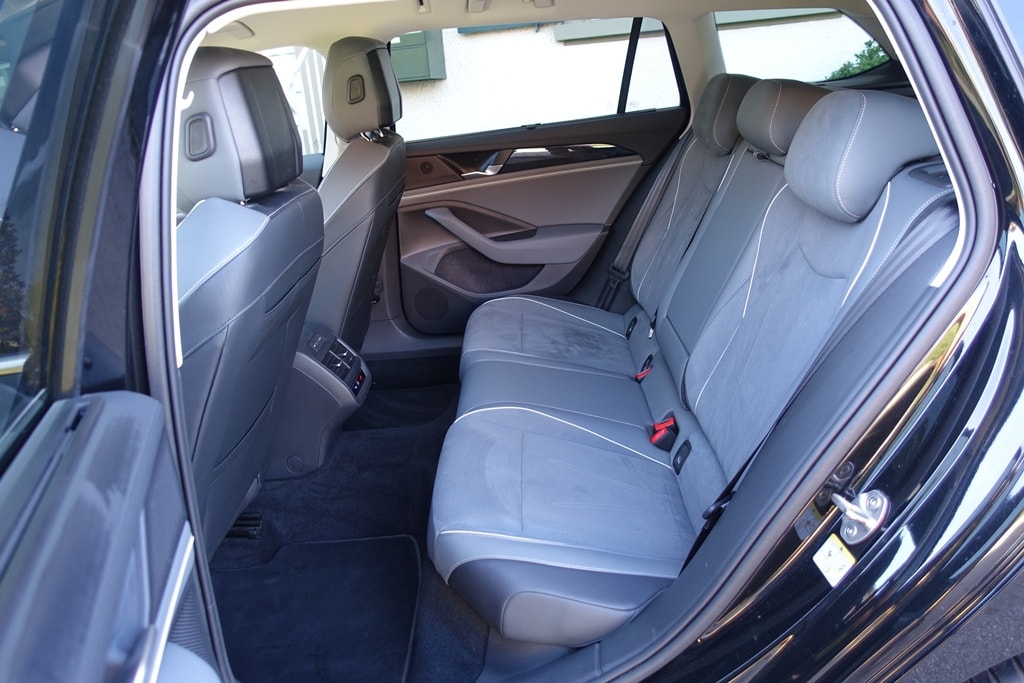 VW Passat Variant 1.5 eTSI evo2 Business DSG-image-11