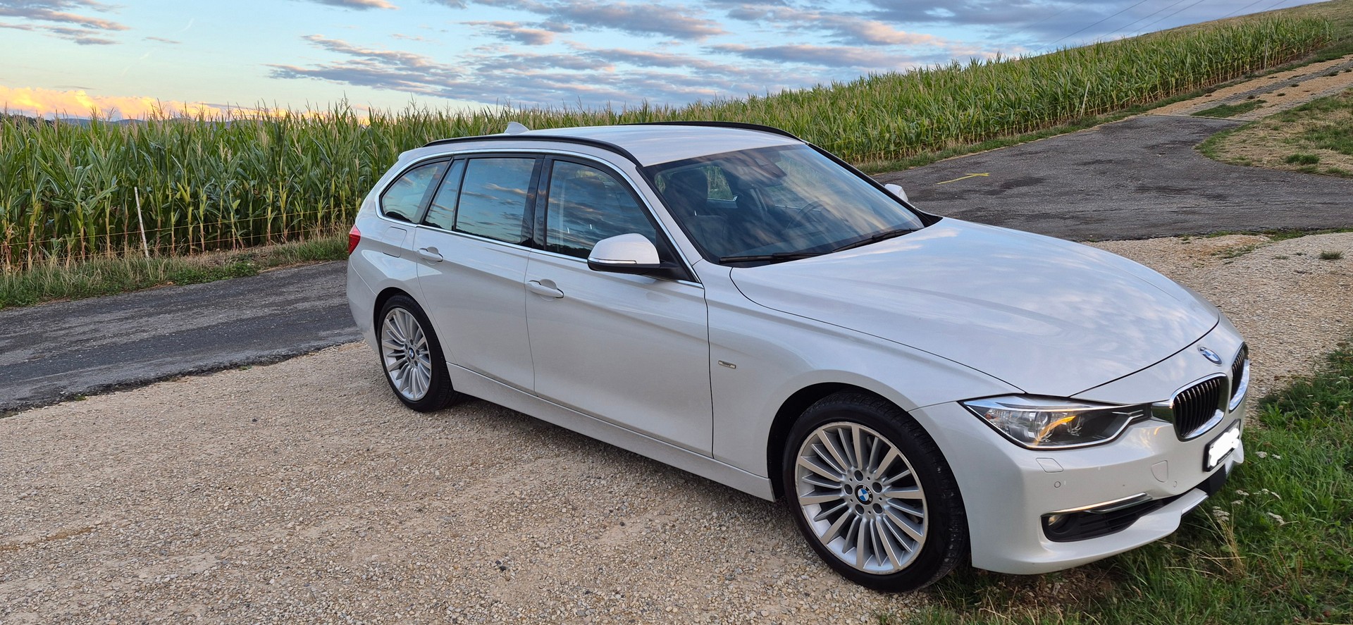 BMW 330d Luxury Line – Frisch ab MFK (08.2026) – Navi Prof. – Harman/Kardon – Head-Up – DPF/Lenkgetriebe/Dämpfer NEU-image-0