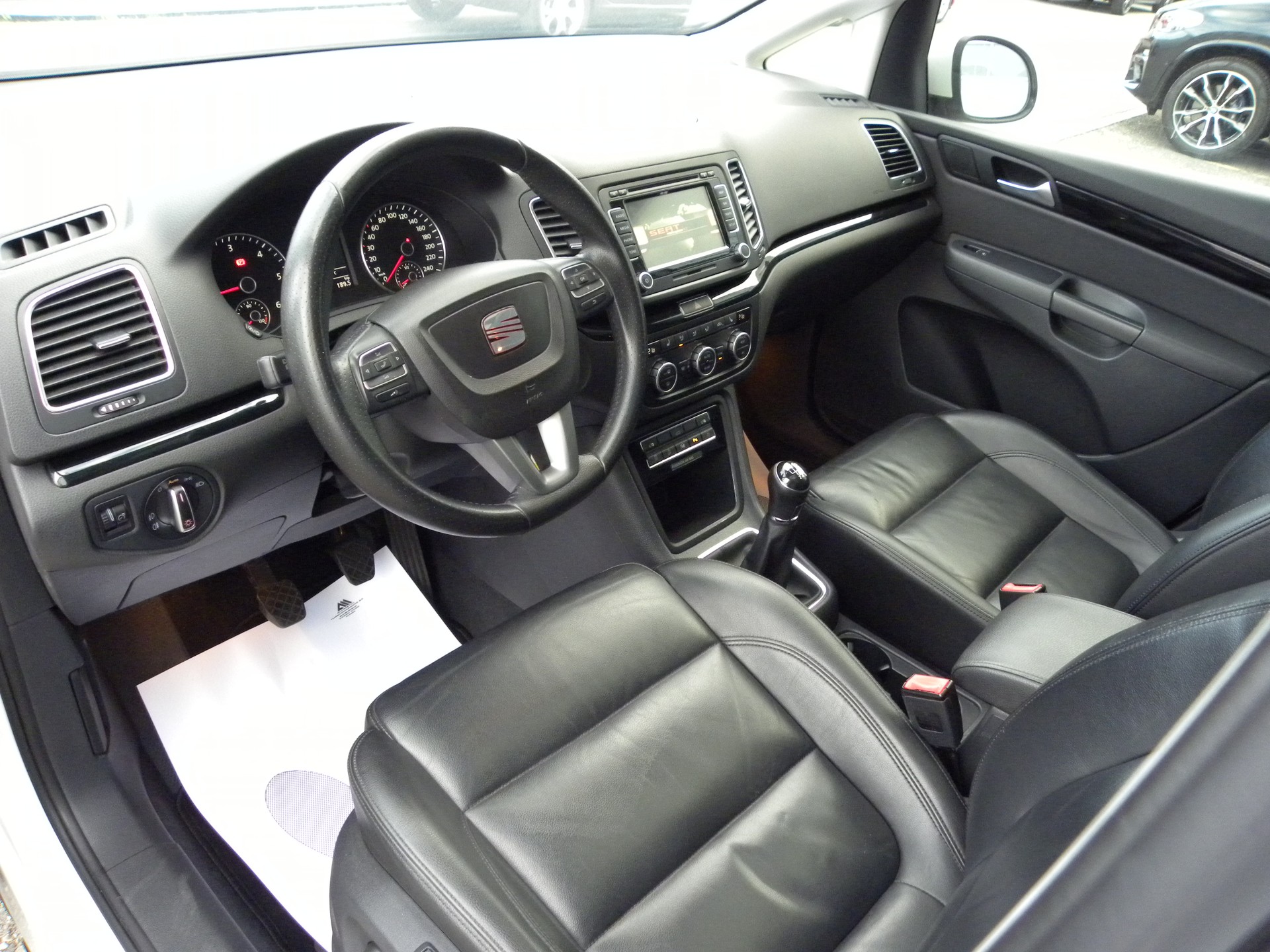 SEAT Alhambra 2.0 TDI Style 7-Plätzer-image-4