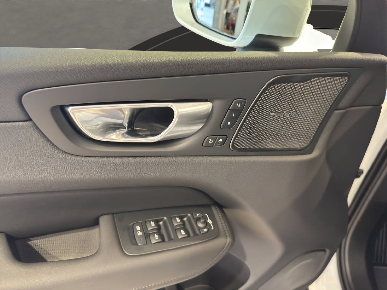 VOLVO XC60 2.0 T8 TE Ultra Bright eAWD-image-10