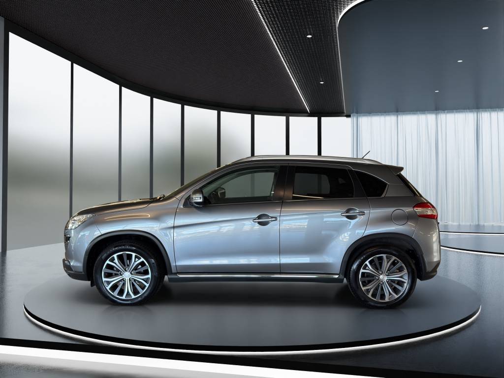 PEUGEOT 4008 1.6 HDi Allure 4WD //Toit panoramique vitré/Caméra de recul/Navigation/DAB+-image-2