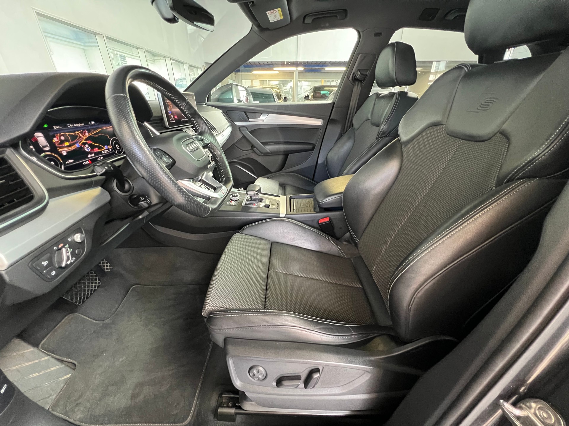 AUDI Q5 50 TFSI e quattro-image-9