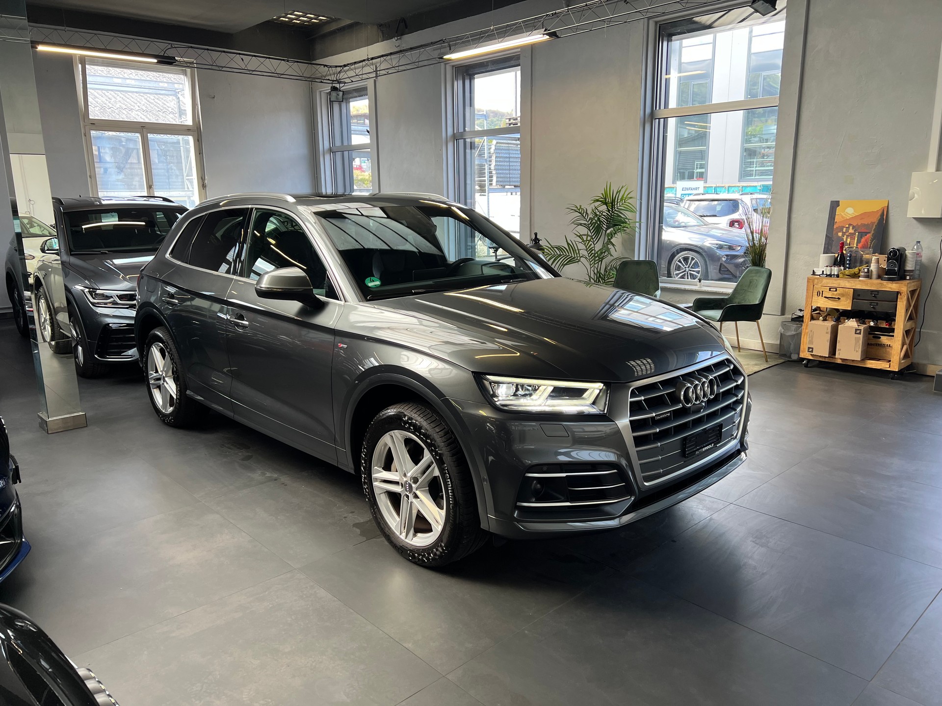 AUDI Q5 50 TFSI e quattro-image-2