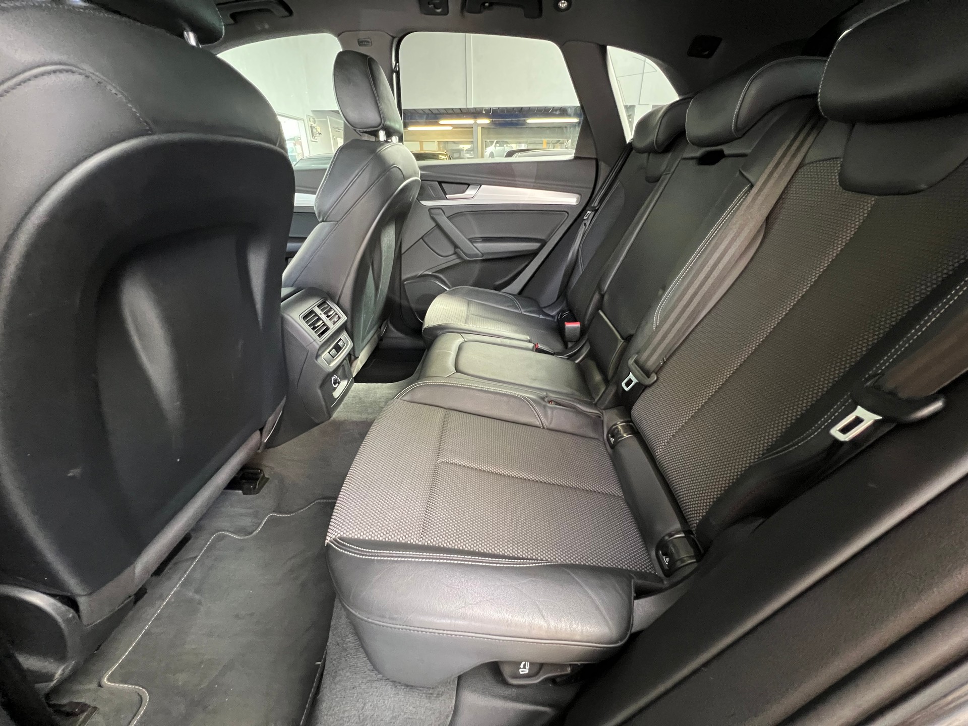 AUDI Q5 50 TFSI e quattro-image-10
