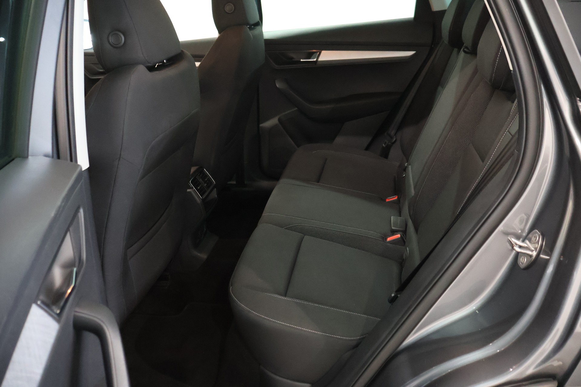 SKODA Karoq 1.5 TSI Ambition DSG-image-11