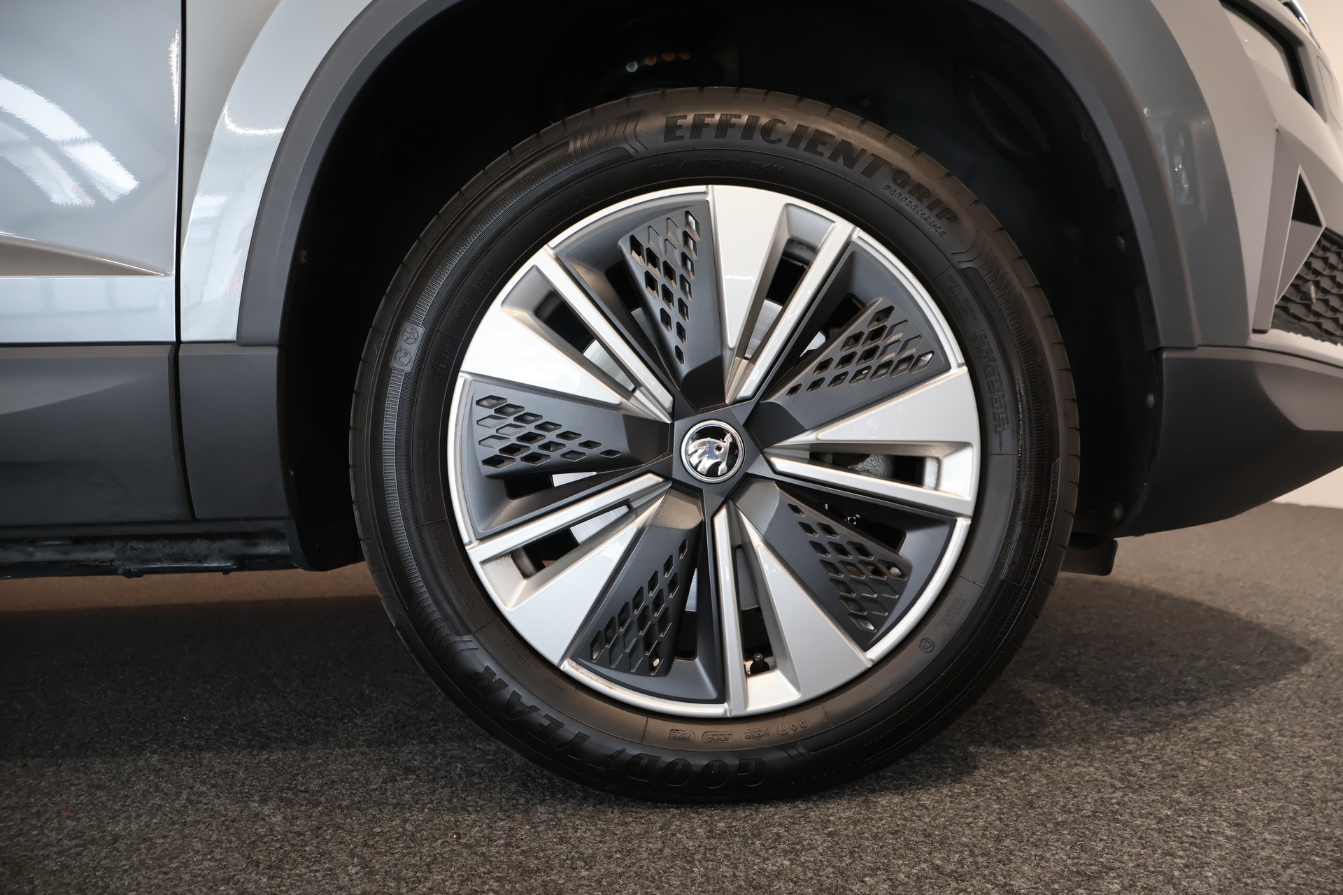 SKODA Karoq 1.5 TSI Ambition DSG-image-29