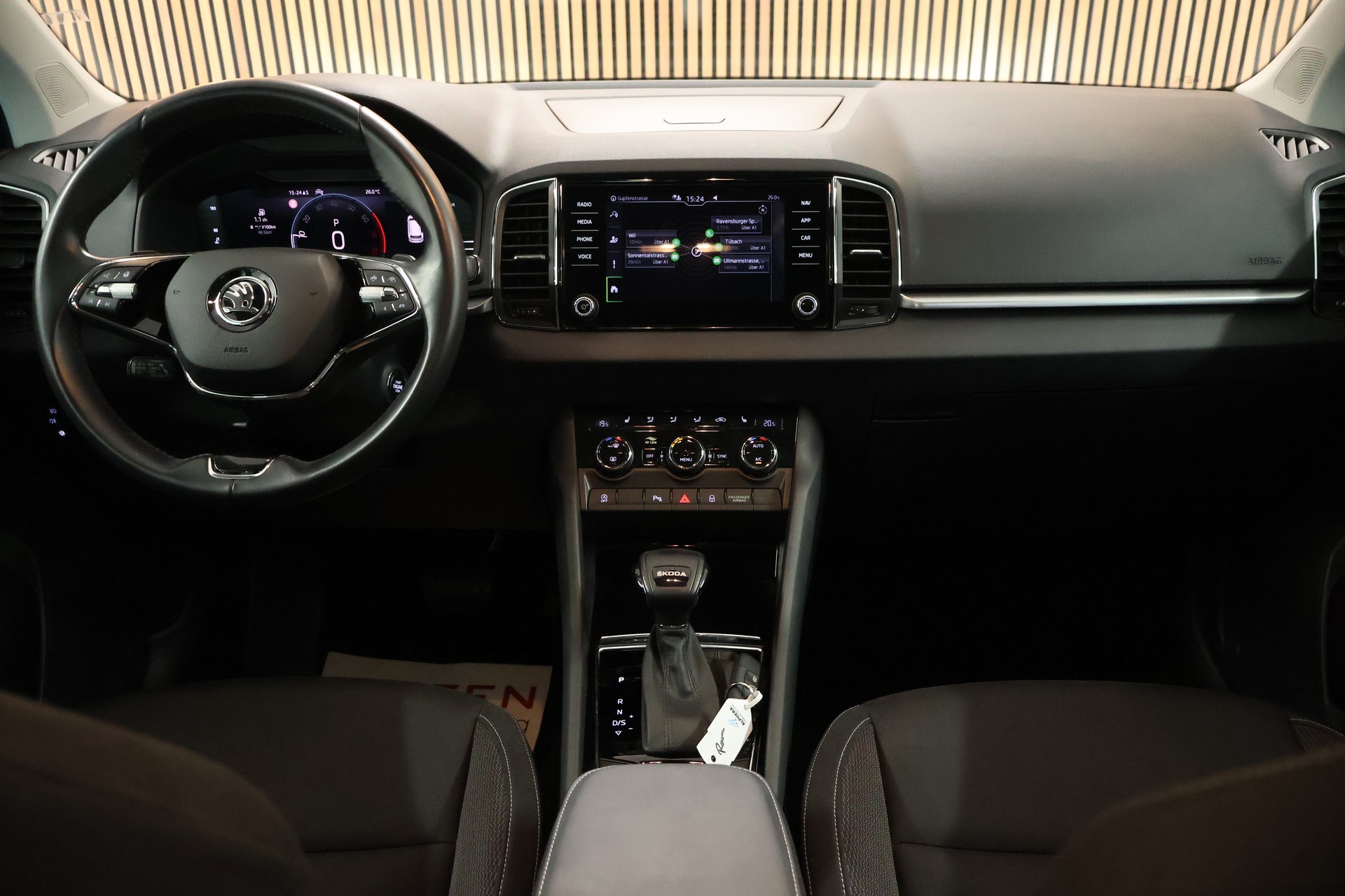SKODA Karoq 1.5 TSI Ambition DSG-image-14