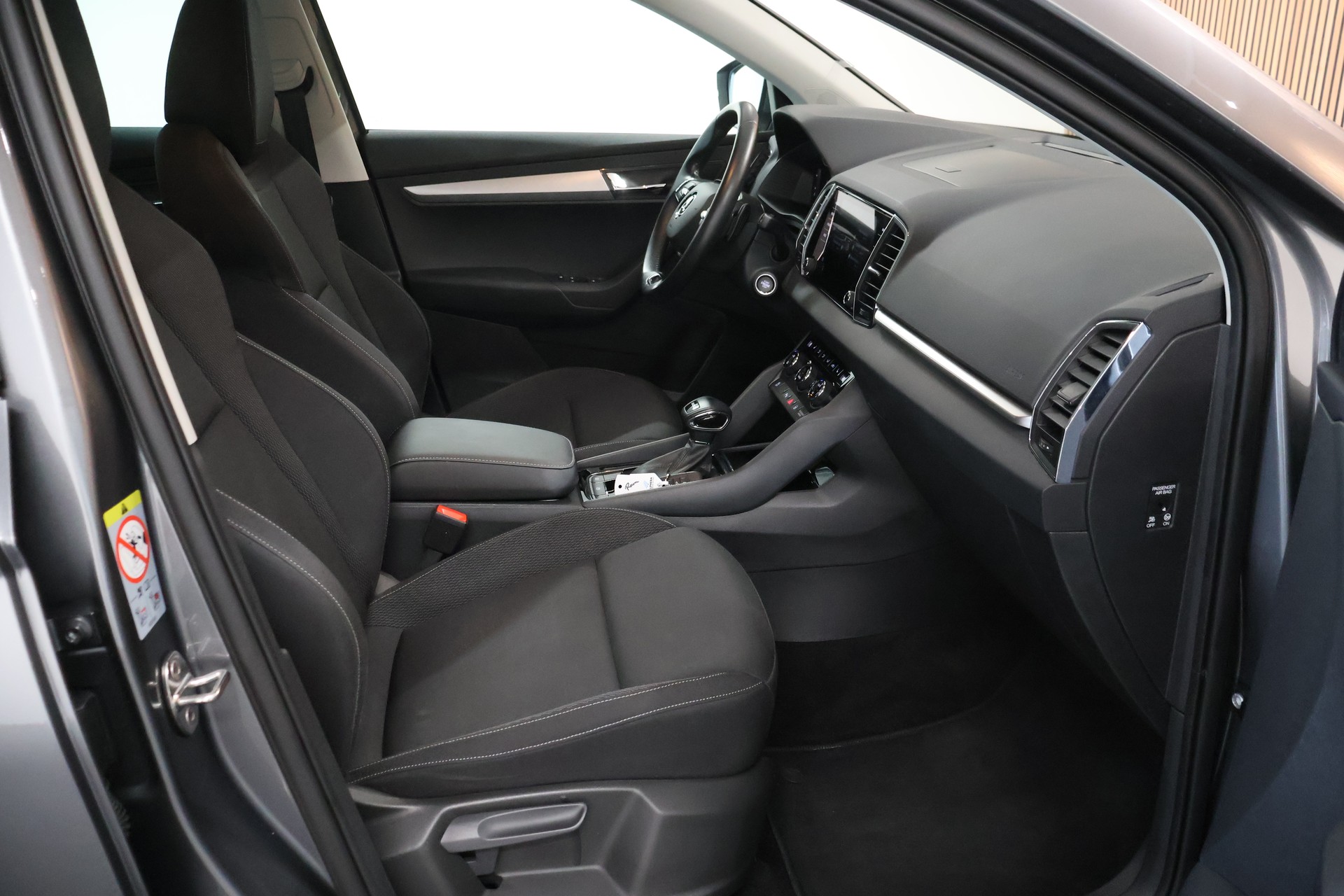 SKODA Karoq 1.5 TSI Ambition DSG-image-13