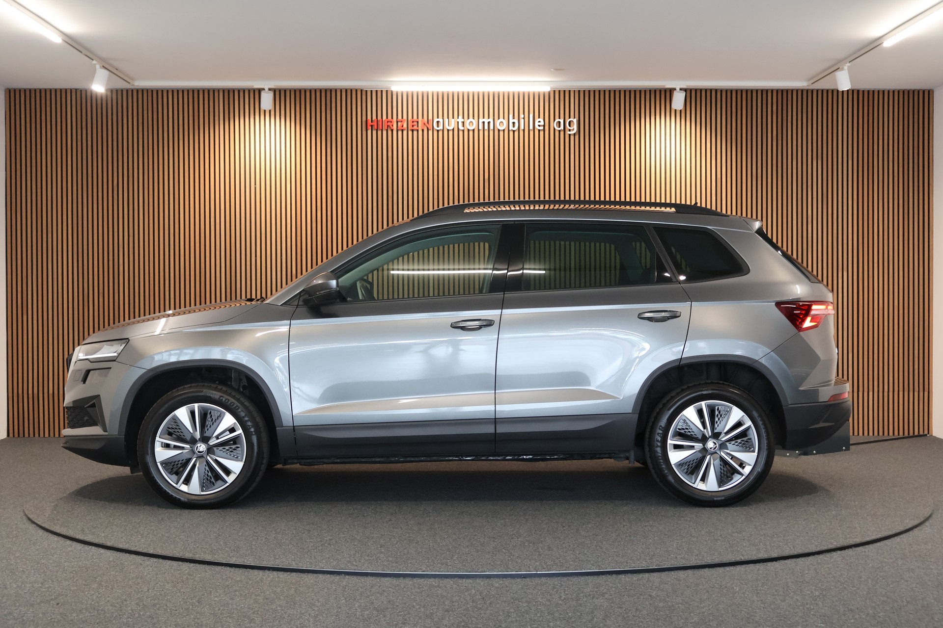 SKODA Karoq 1.5 TSI Ambition DSG-image-1