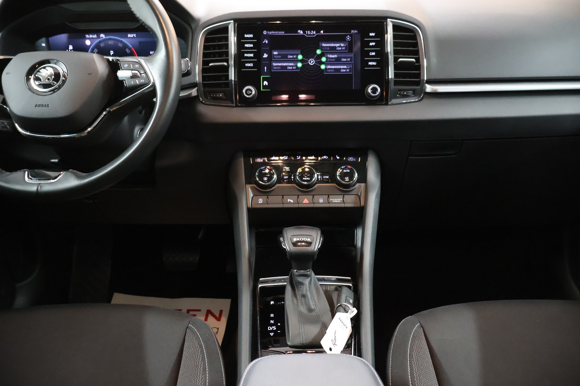 SKODA Karoq 1.5 TSI Ambition DSG-image-16