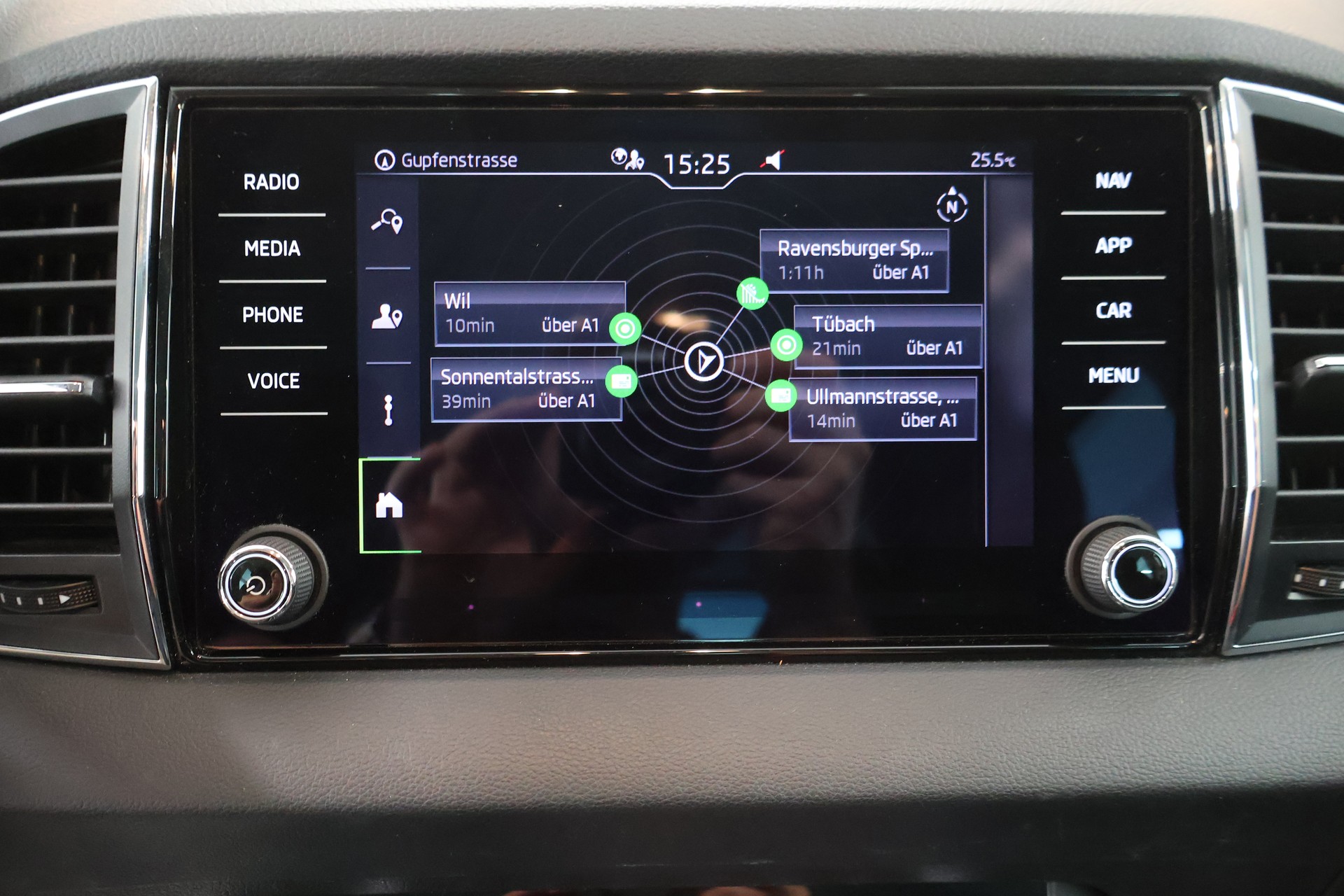 SKODA Karoq 1.5 TSI Ambition DSG-image-19