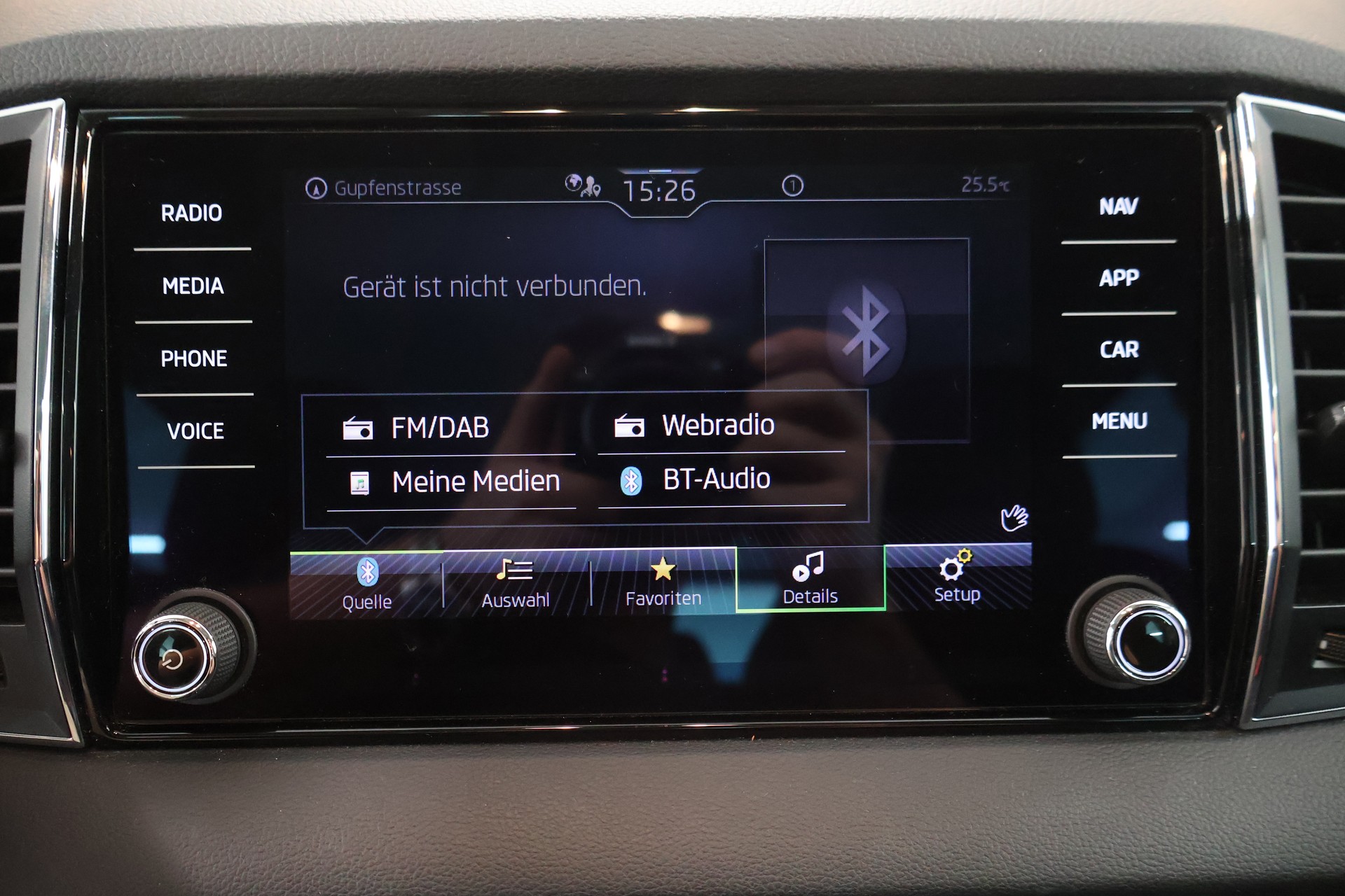 SKODA Karoq 1.5 TSI Ambition DSG-image-23
