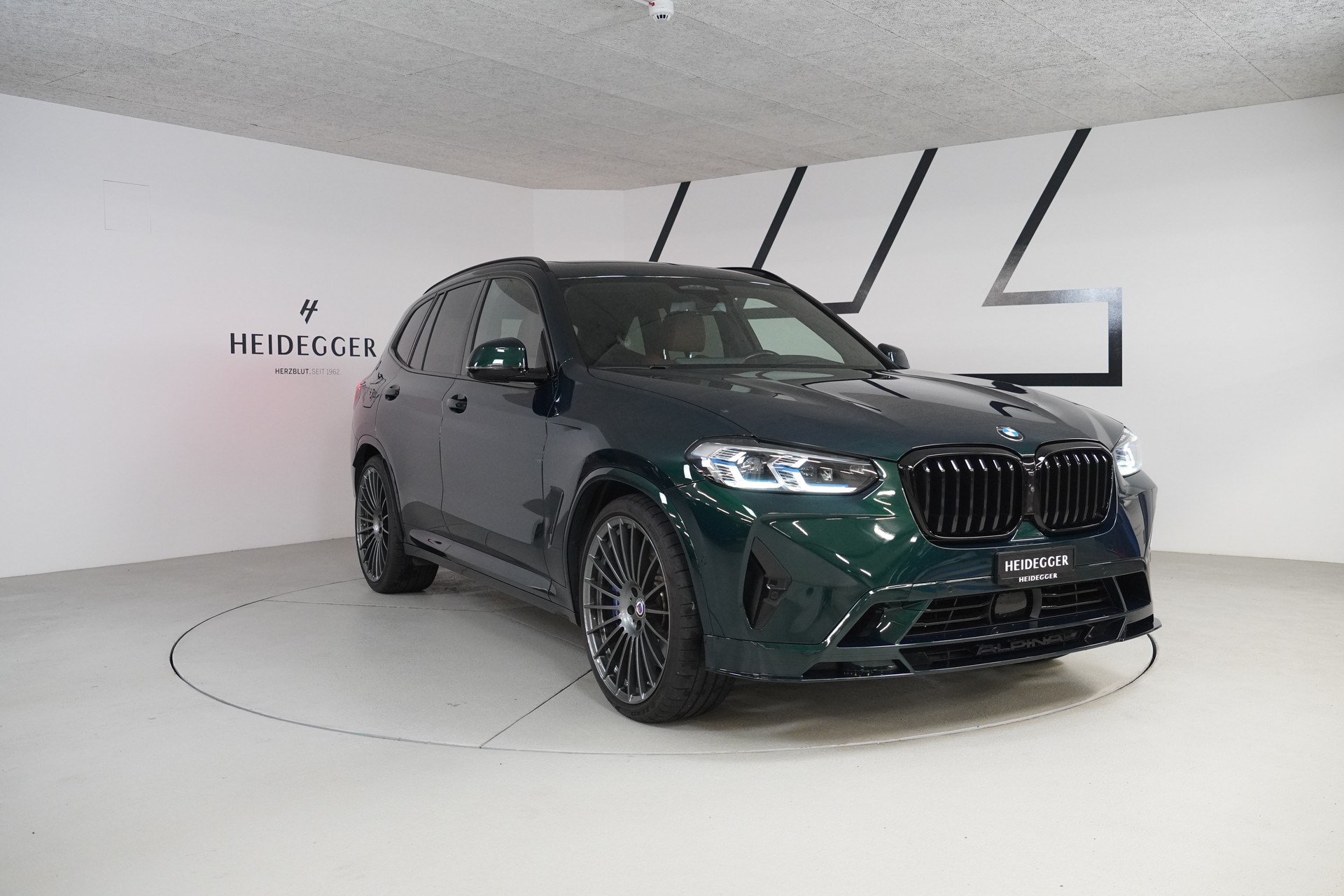 BMW-ALPINA XD3 Switch-Tronic-showroom-element-2