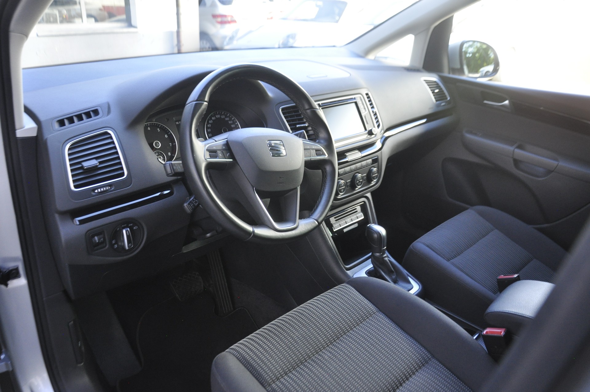 SEAT Alhambra 1.4 TSI DSG Style-image-5