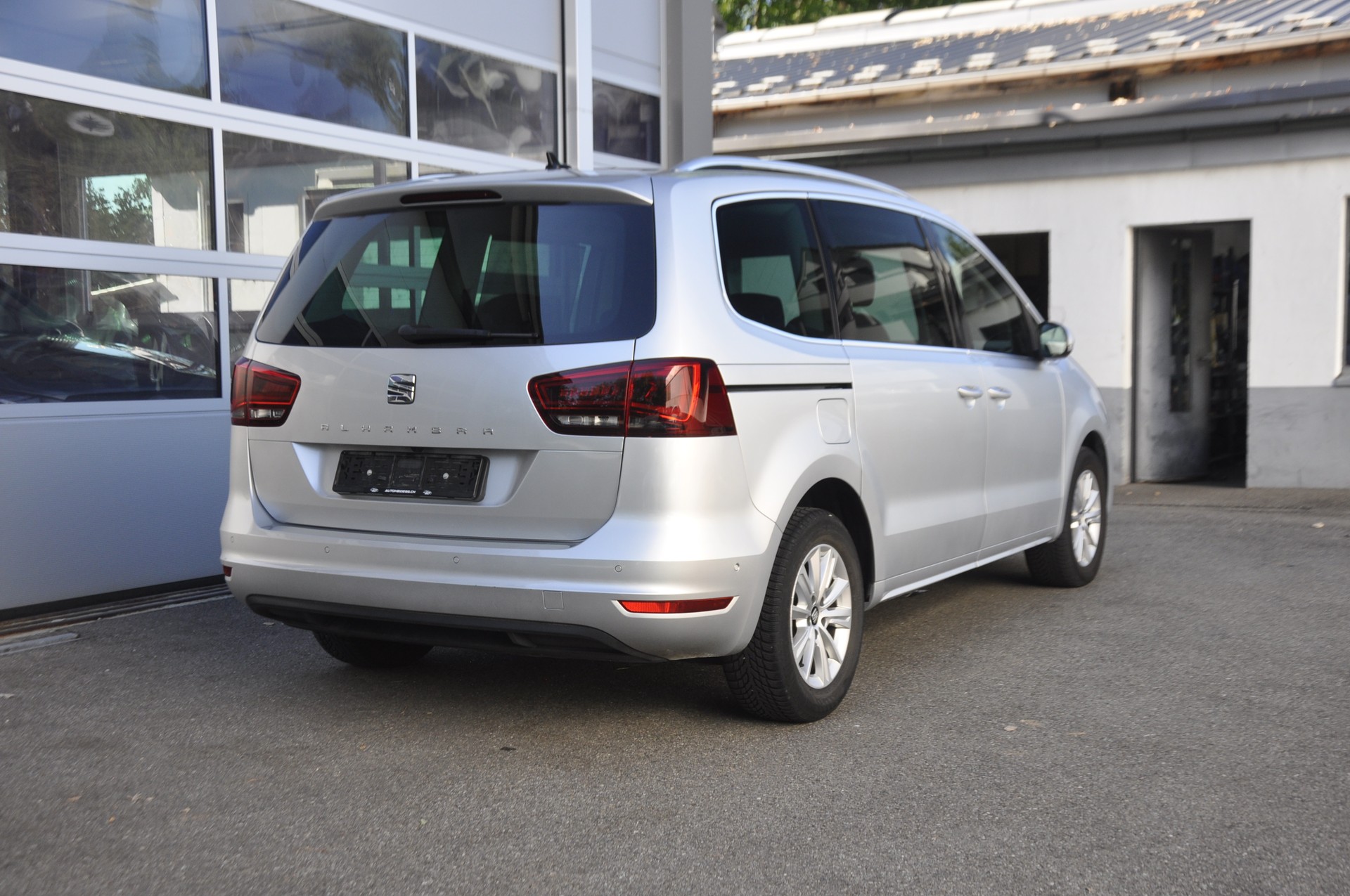 SEAT Alhambra 1.4 TSI DSG Style-image-2
