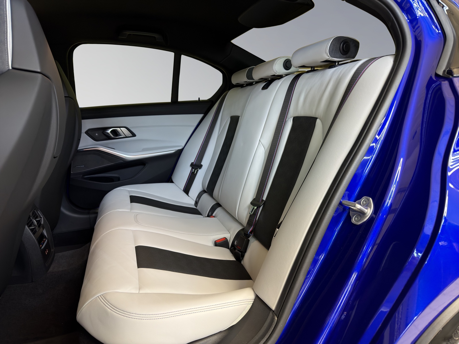 BMW M3 Competition M xDrive-image-14