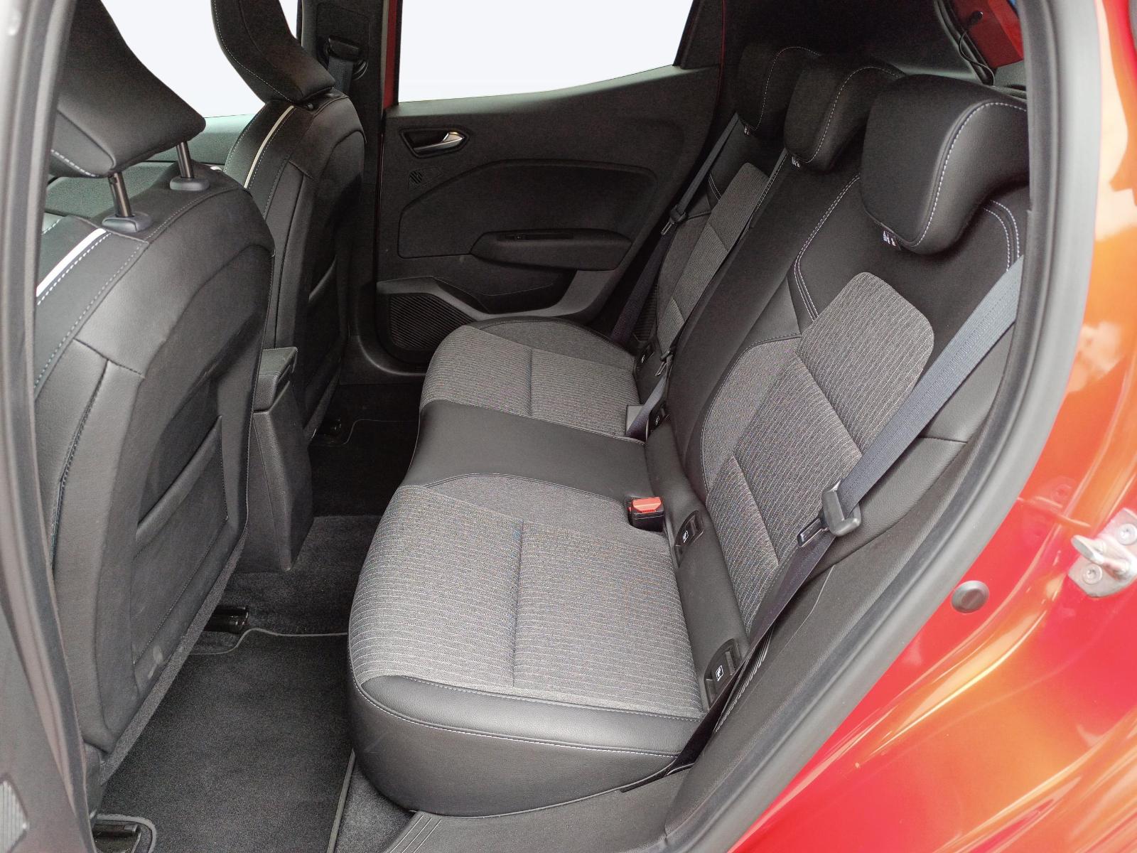 MITSUBISHI Colt 1.6 HEV Instyle-image-13