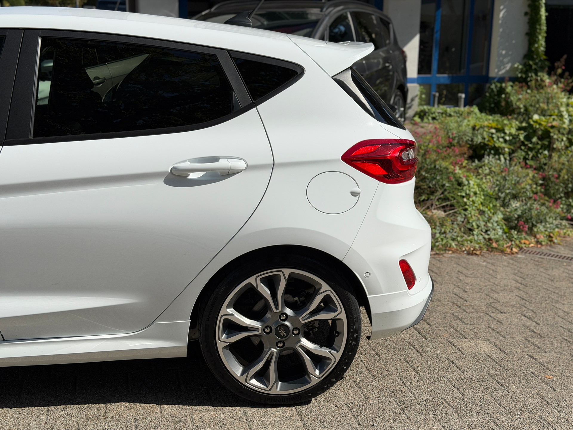 FORD Fiesta 1.0 SCTi MHEV ST-Line X-image-2
