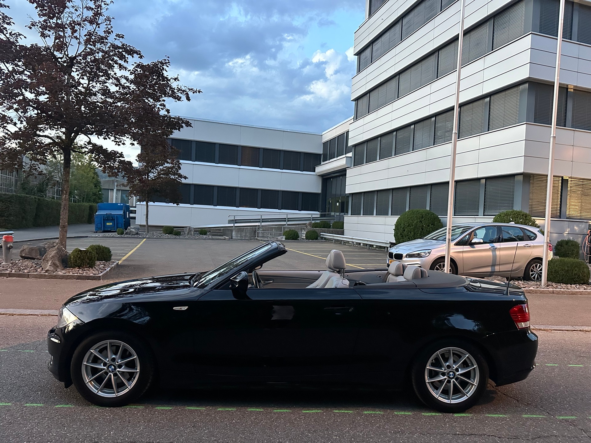 BMW 120i Cabrio Steptronic-image-10