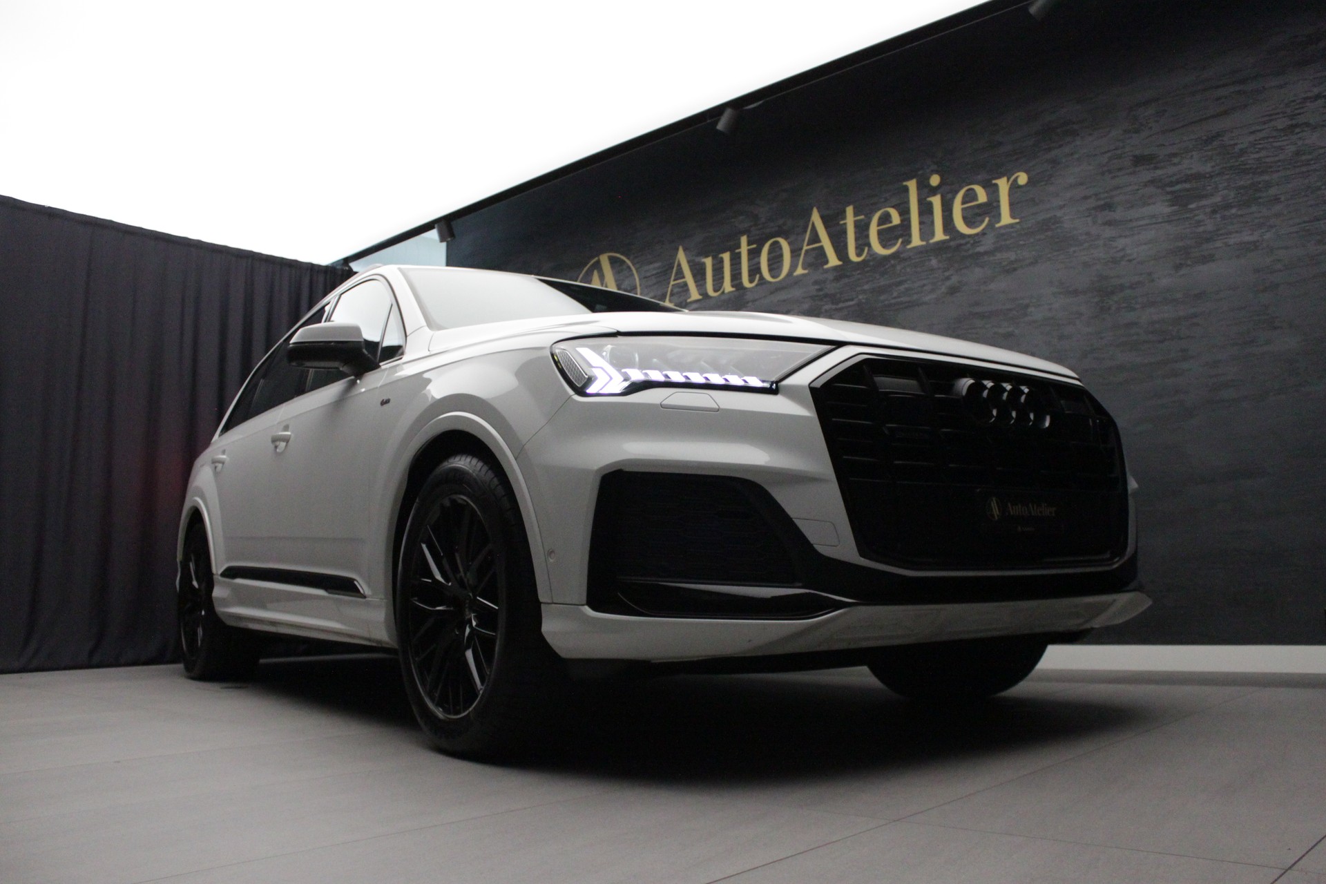 AUDI Q7 45 TDI quattro S Line tiptronic-image-3