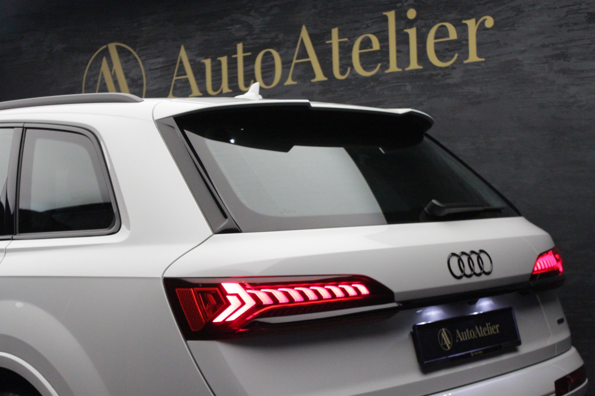 AUDI Q7 45 TDI quattro S Line tiptronic-image-10