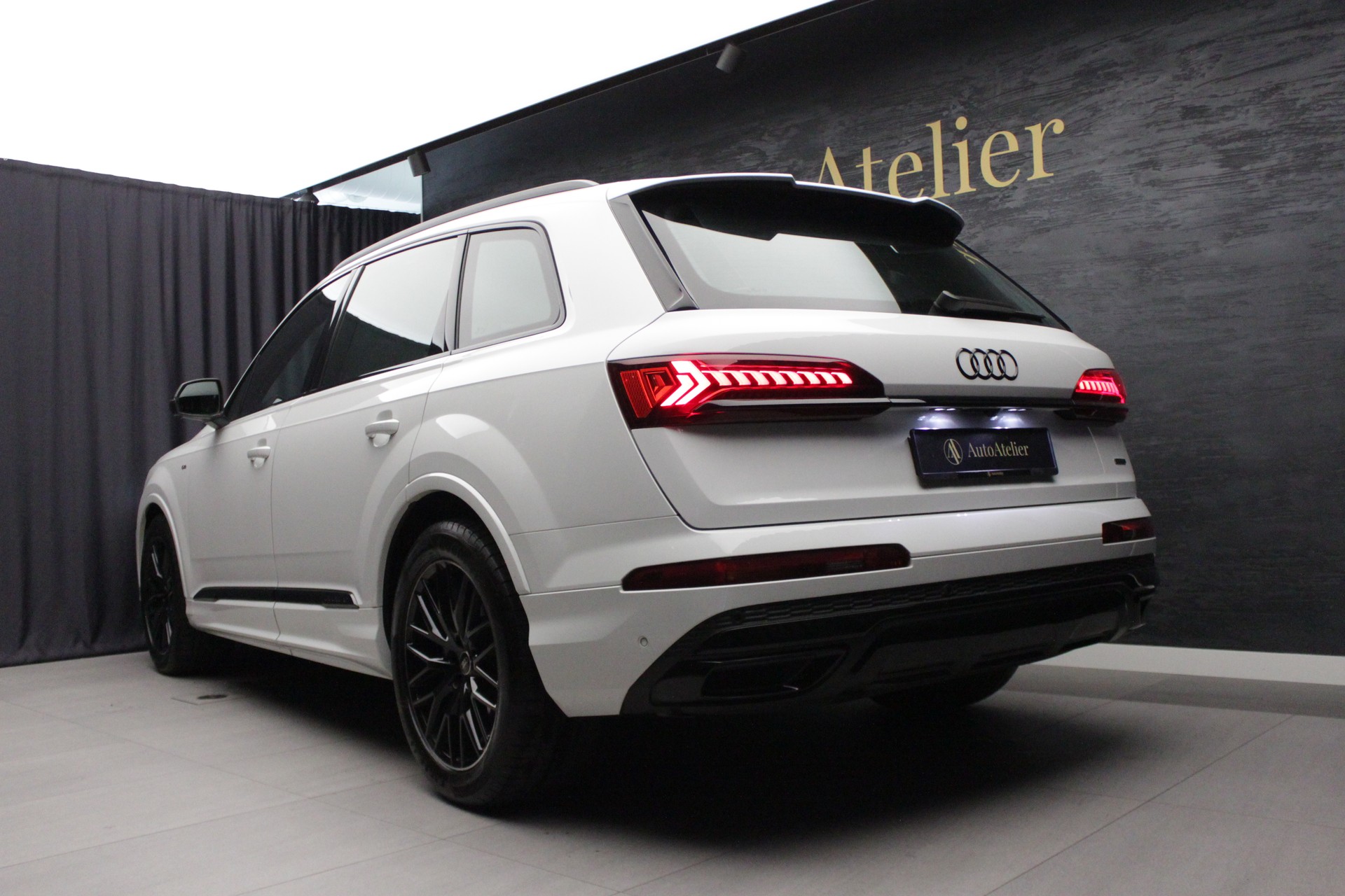 AUDI Q7 45 TDI quattro S Line tiptronic-image-8