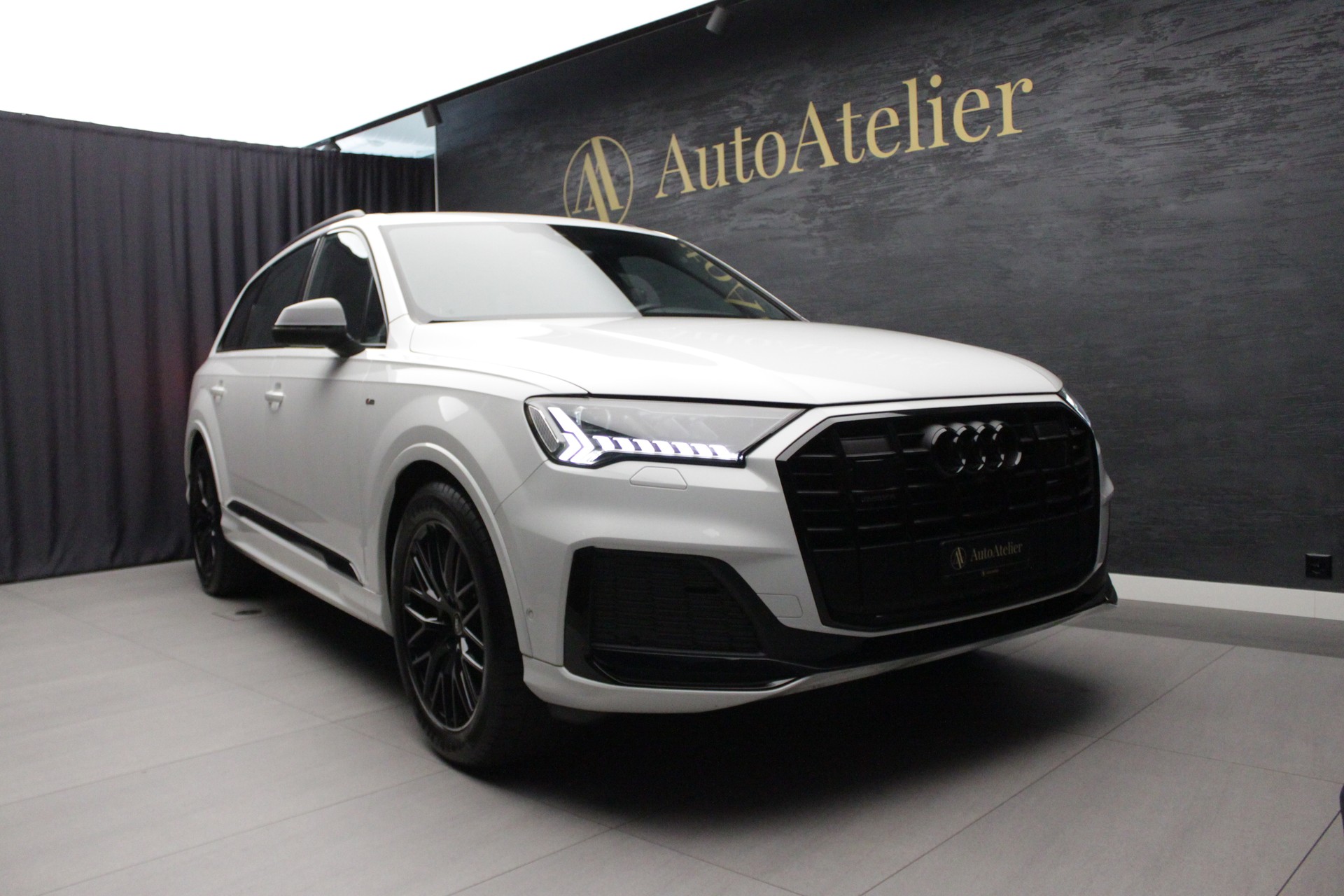 AUDI Q7 45 TDI quattro S Line tiptronic-image-1