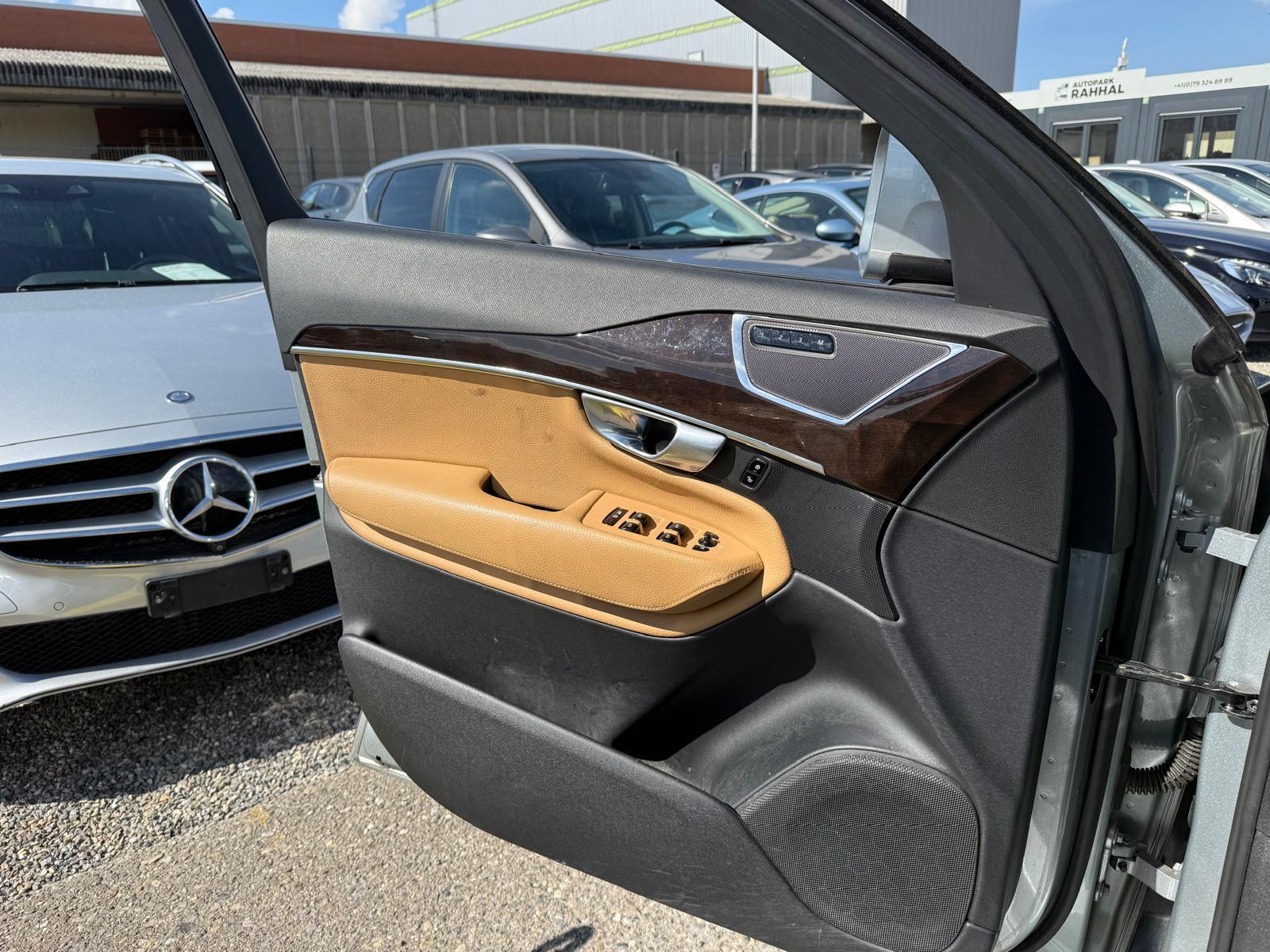VOLVO XC90 2.0 D5 R-Design 7P. AWD-image-23