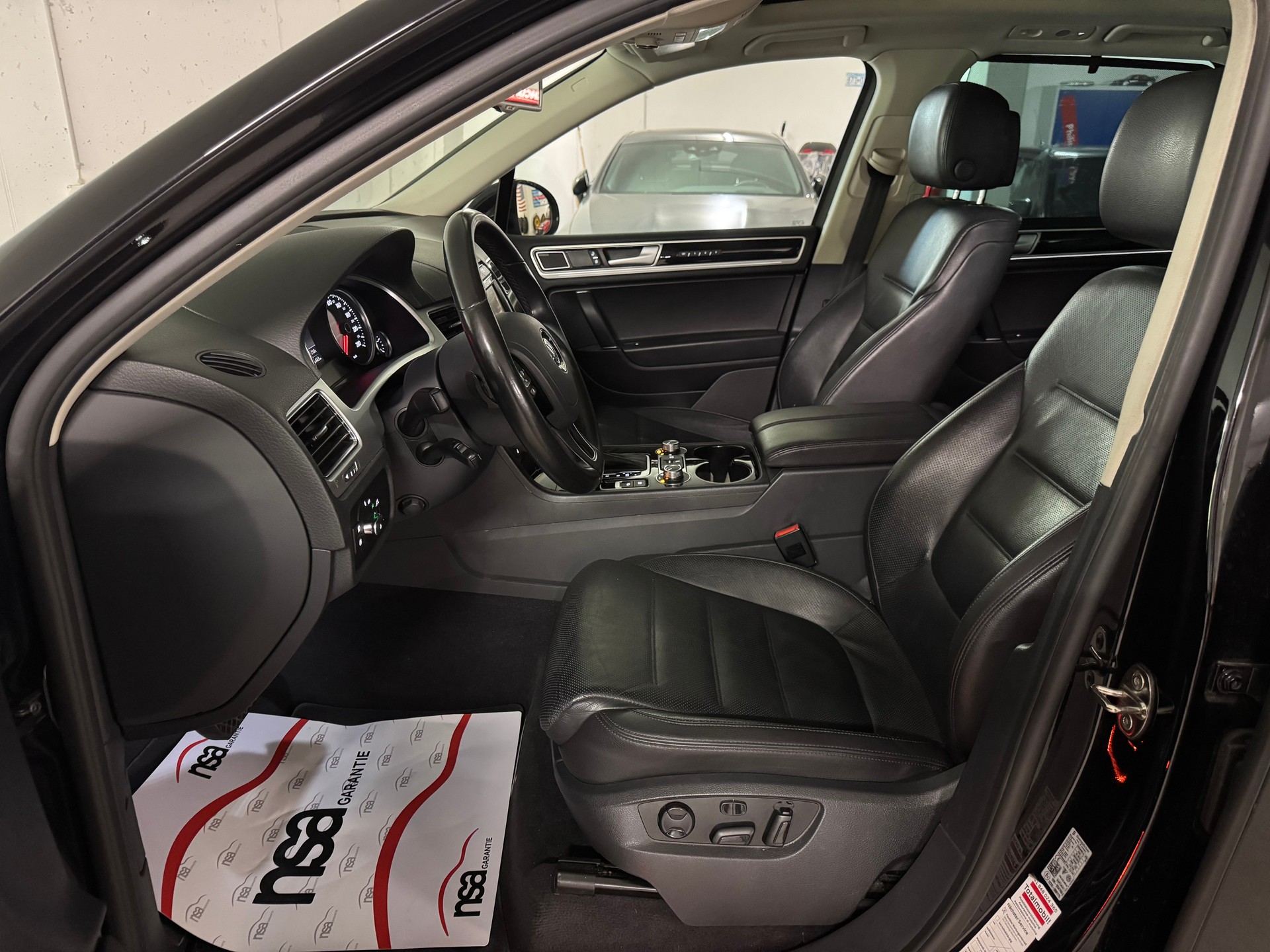 VW Touareg 3.0 TDI BMT R-Line Tiptronic, mit Anhängerkupplung-image-8