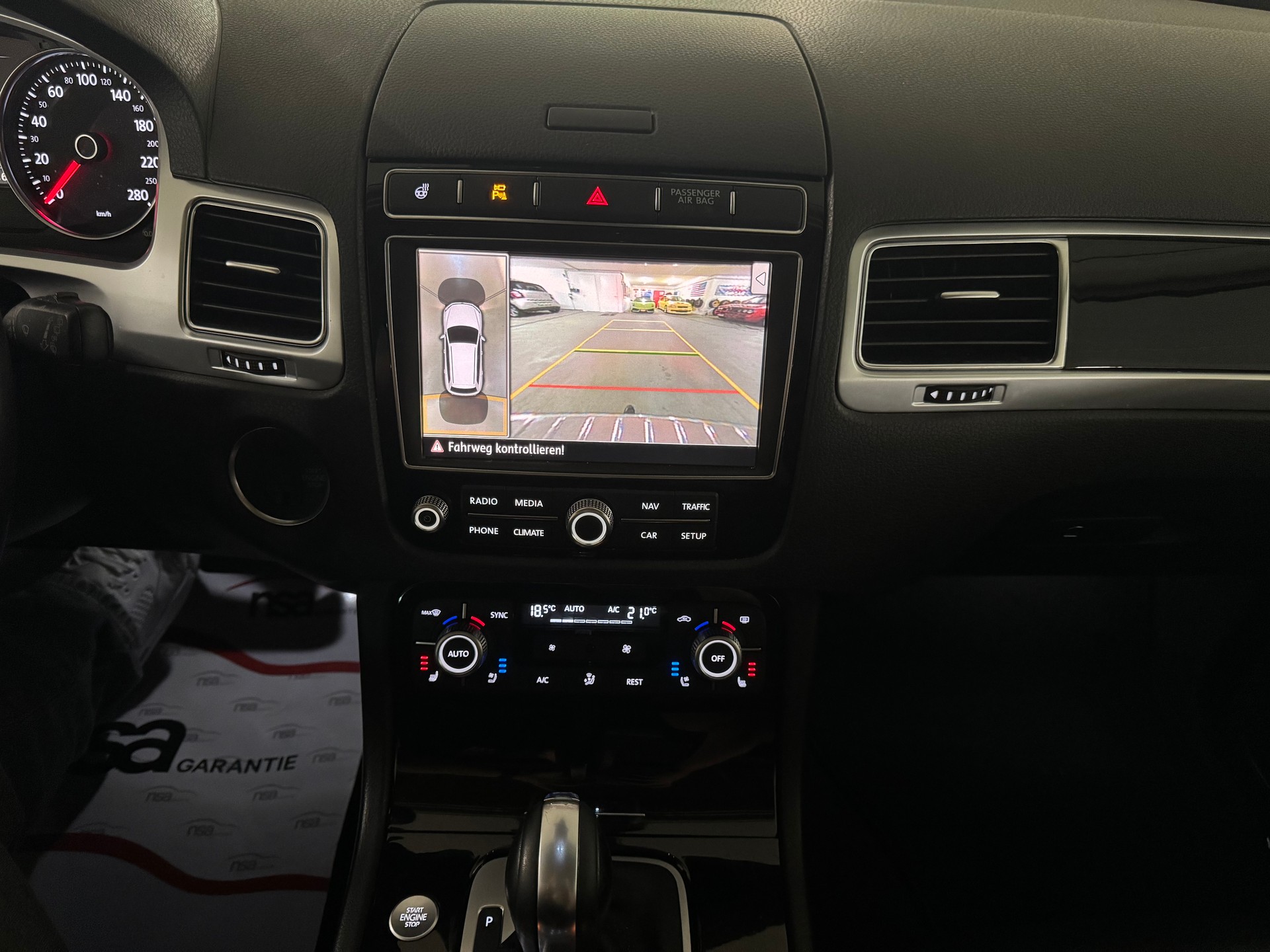 VW Touareg 3.0 TDI BMT R-Line Tiptronic, mit Anhängerkupplung-image-13