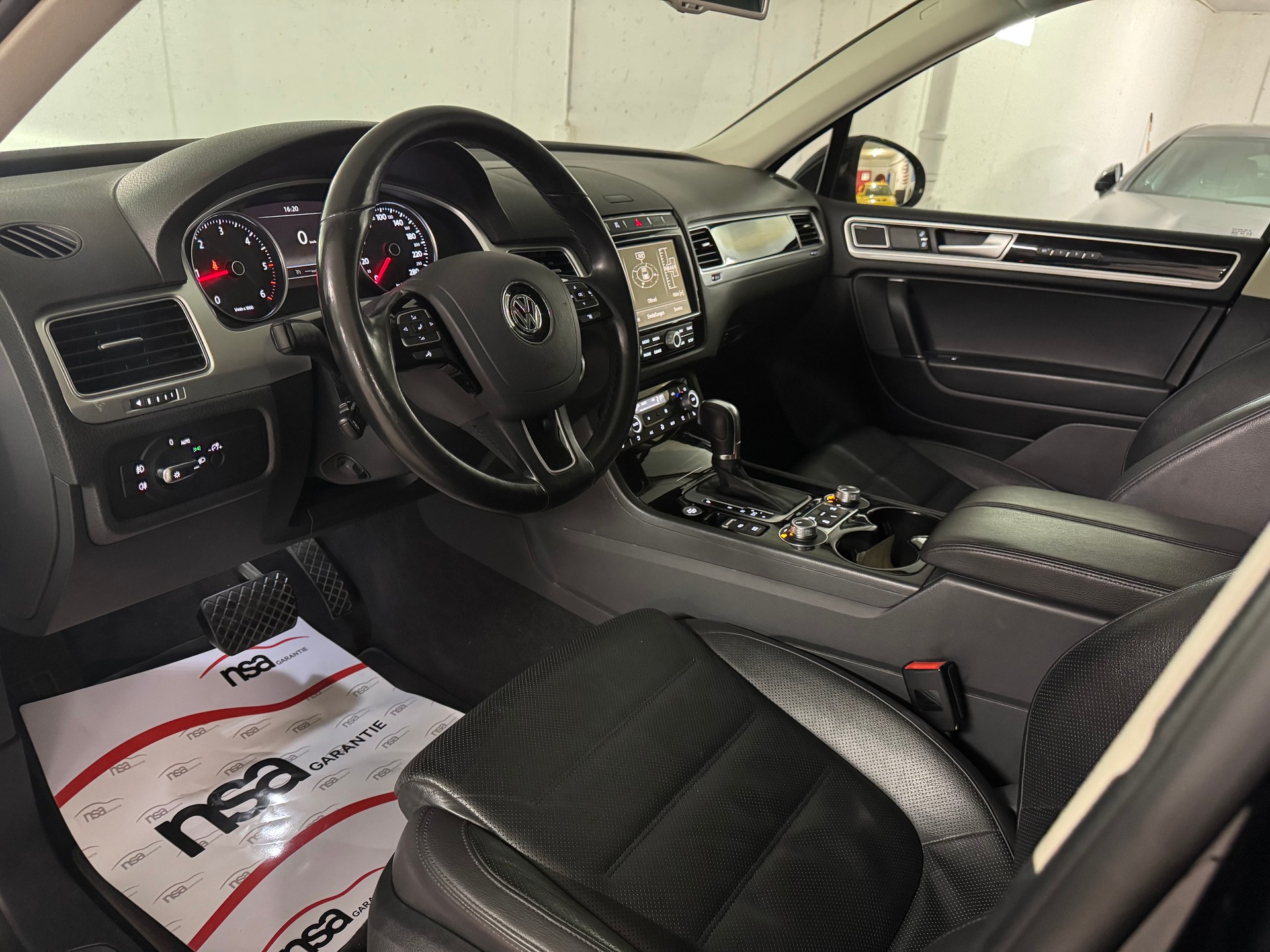 VW Touareg 3.0 TDI BMT R-Line Tiptronic, mit Anhängerkupplung-image-7