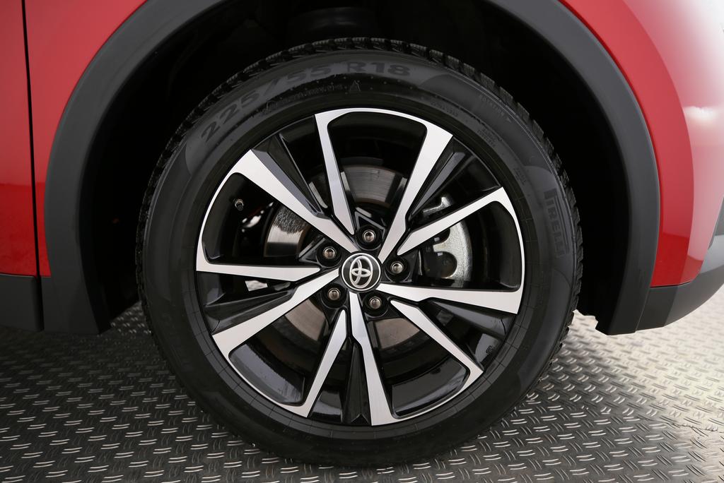 TOYOTA C-HR 2.0 PHEV Swiss Edition-image-11