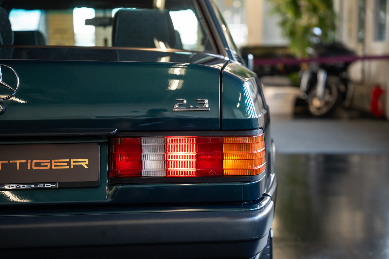 MERCEDES-BENZ 190 E 2.3 Automatic Sondermodell "VERDE"-image-7