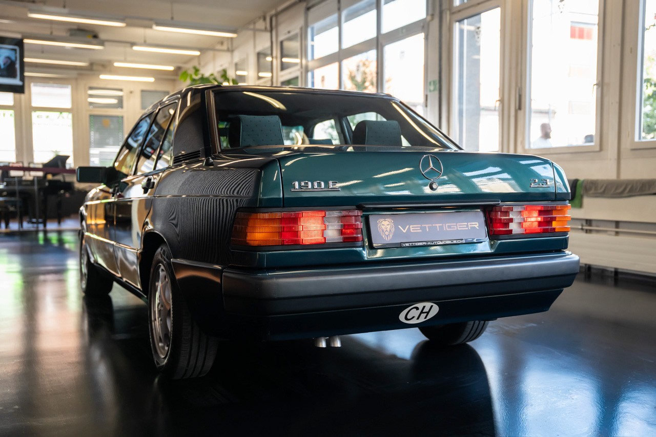 MERCEDES-BENZ 190 E 2.3 Automatic Sondermodell "VERDE"-image-3