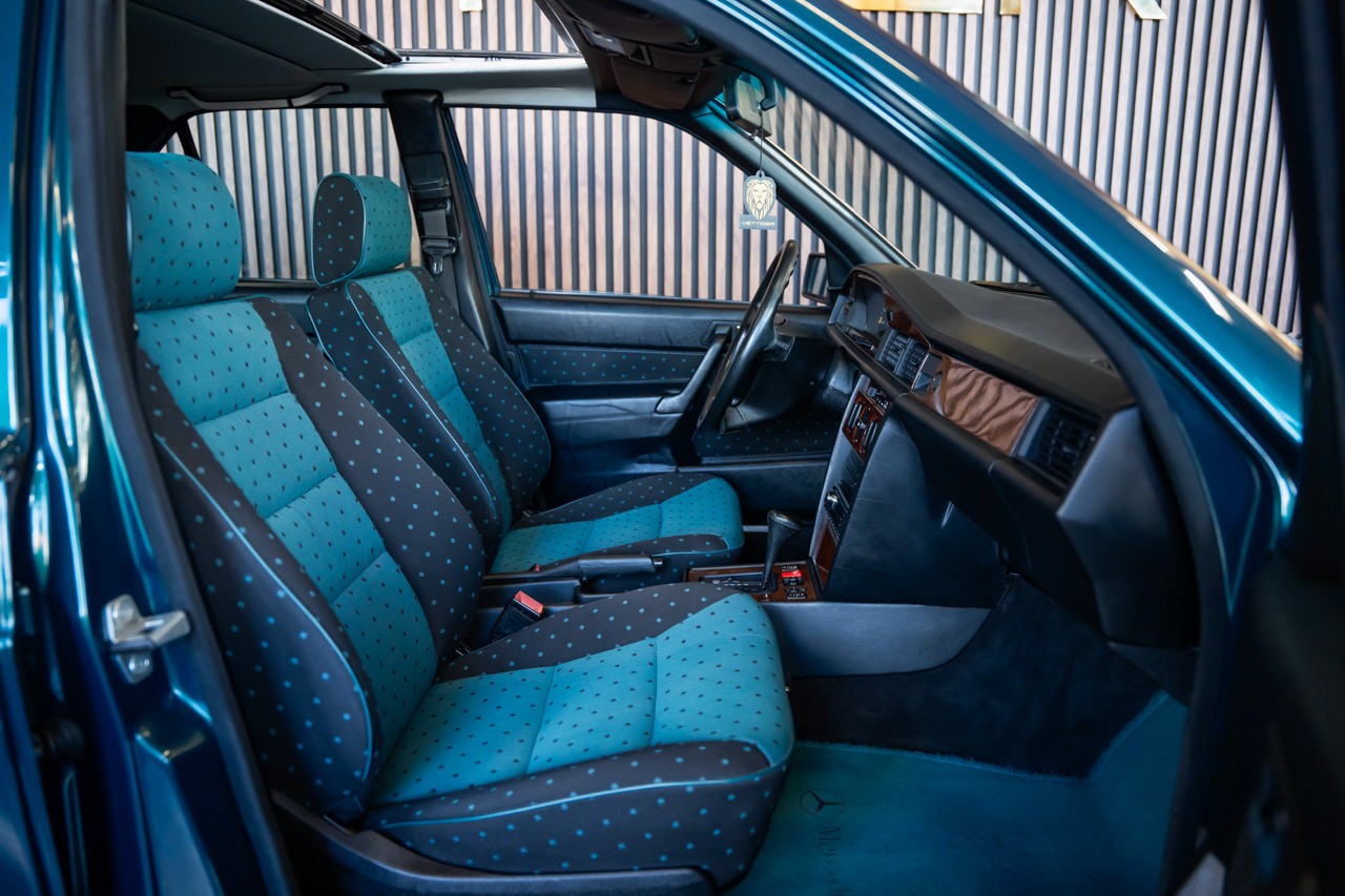 MERCEDES-BENZ 190 E 2.3 Automatic Sondermodell "VERDE"-image-14