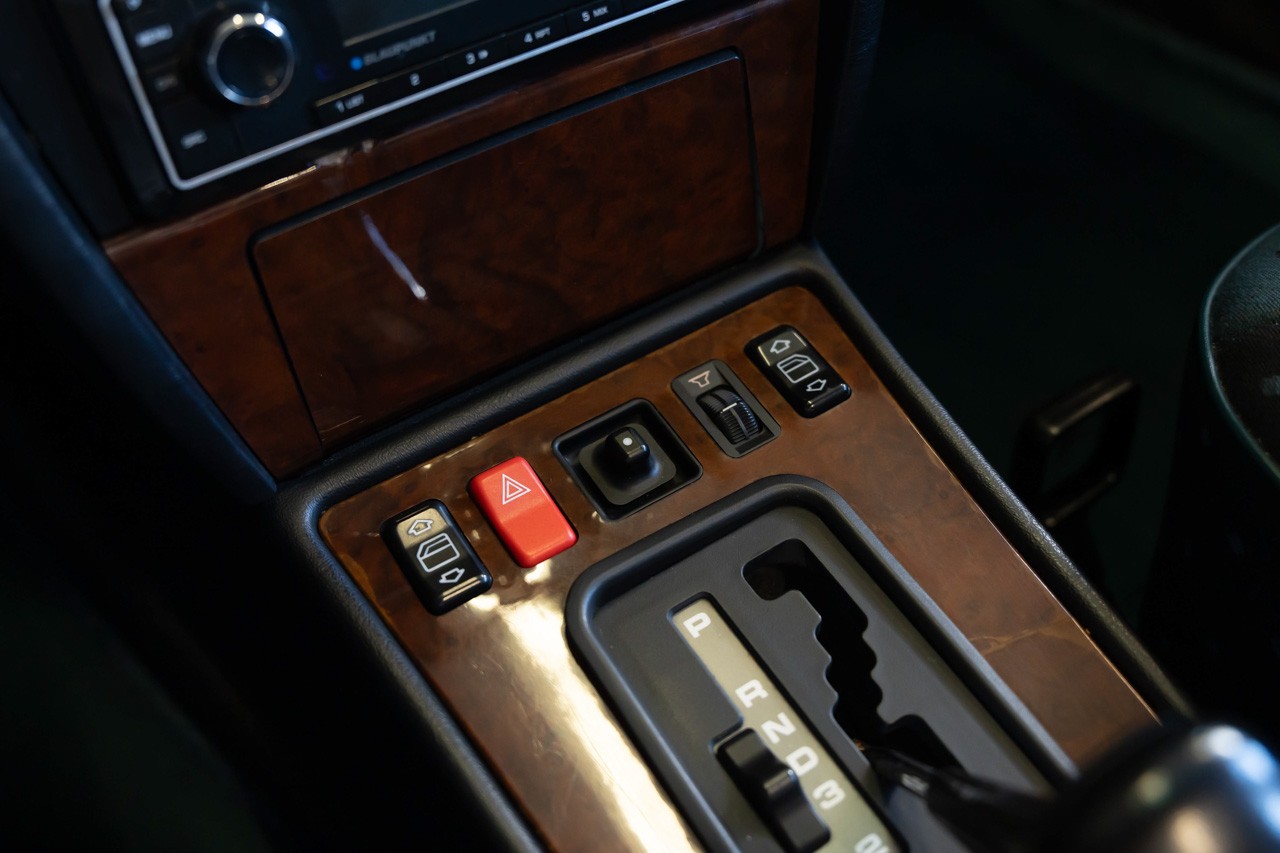 MERCEDES-BENZ 190 E 2.3 Automatic Sondermodell "VERDE"-image-24