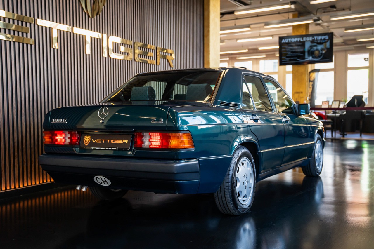 MERCEDES-BENZ 190 E 2.3 Automatic Sondermodell "VERDE"-image-5