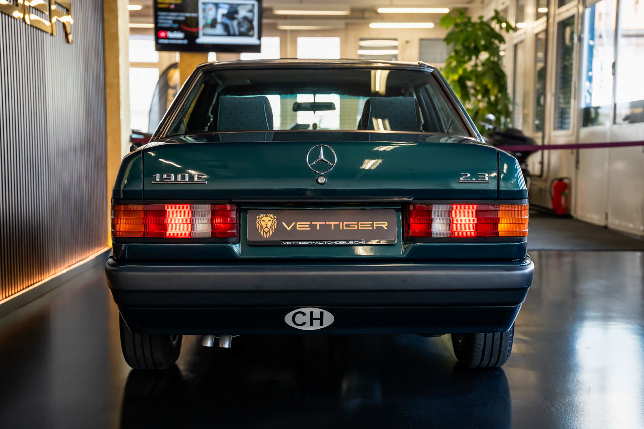 MERCEDES-BENZ 190 E 2.3 Automatic Sondermodell "VERDE"-image-4