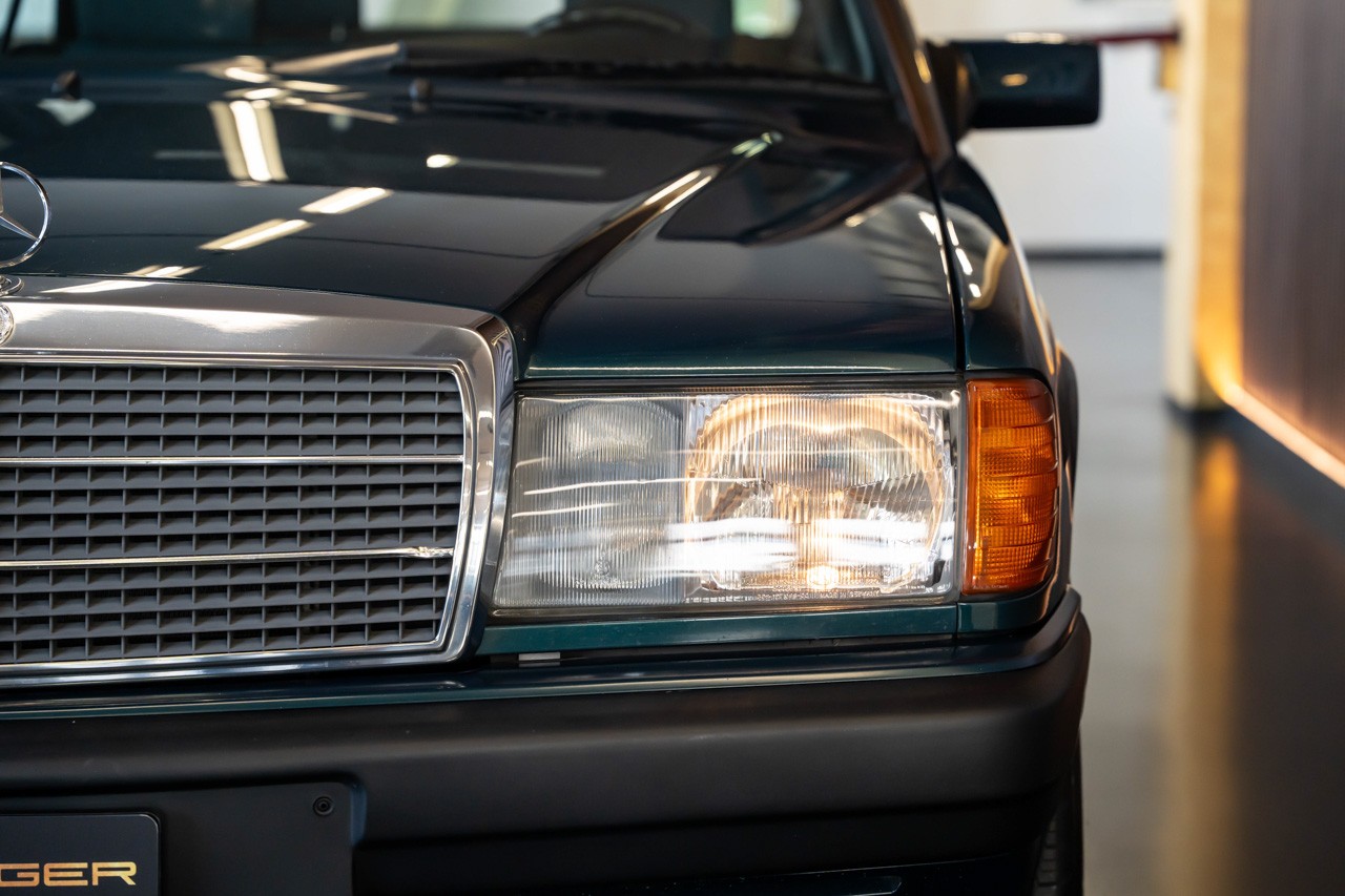 MERCEDES-BENZ 190 E 2.3 Automatic Sondermodell "VERDE"-image-6