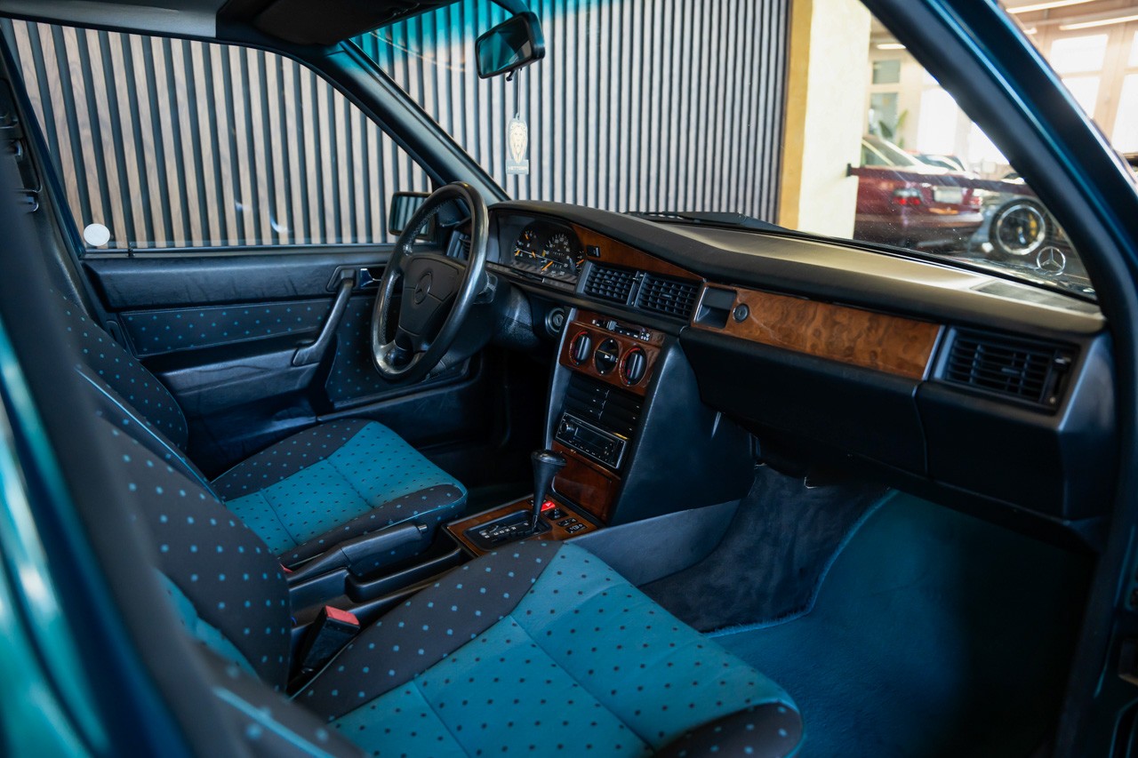 MERCEDES-BENZ 190 E 2.3 Automatic Sondermodell "VERDE"-image-13