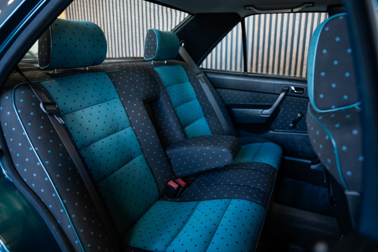 MERCEDES-BENZ 190 E 2.3 Automatic Sondermodell "VERDE"-image-17